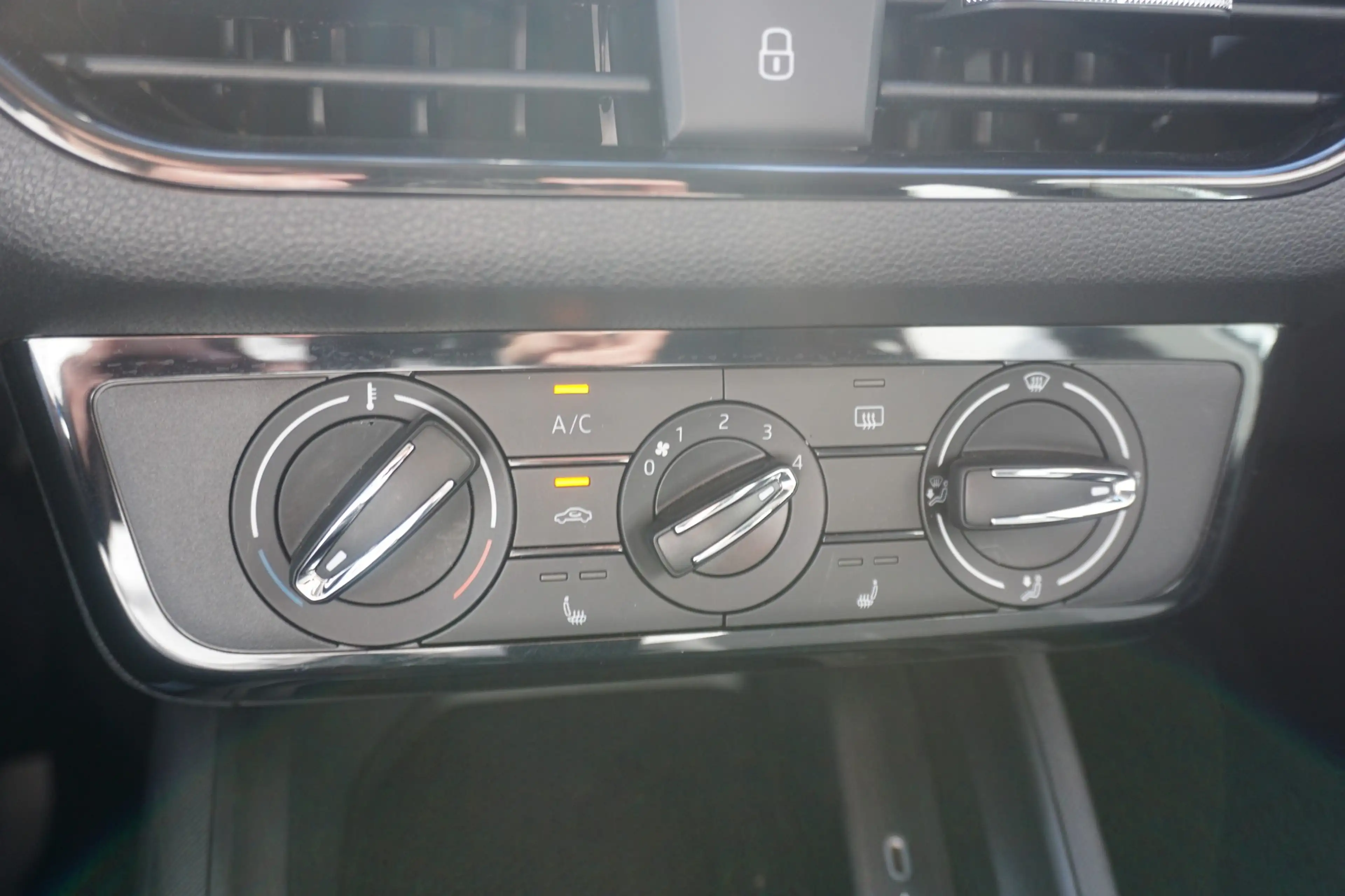Skoda Scala 1.0 Essence LED Android Apple Sitzheizung — photo 15