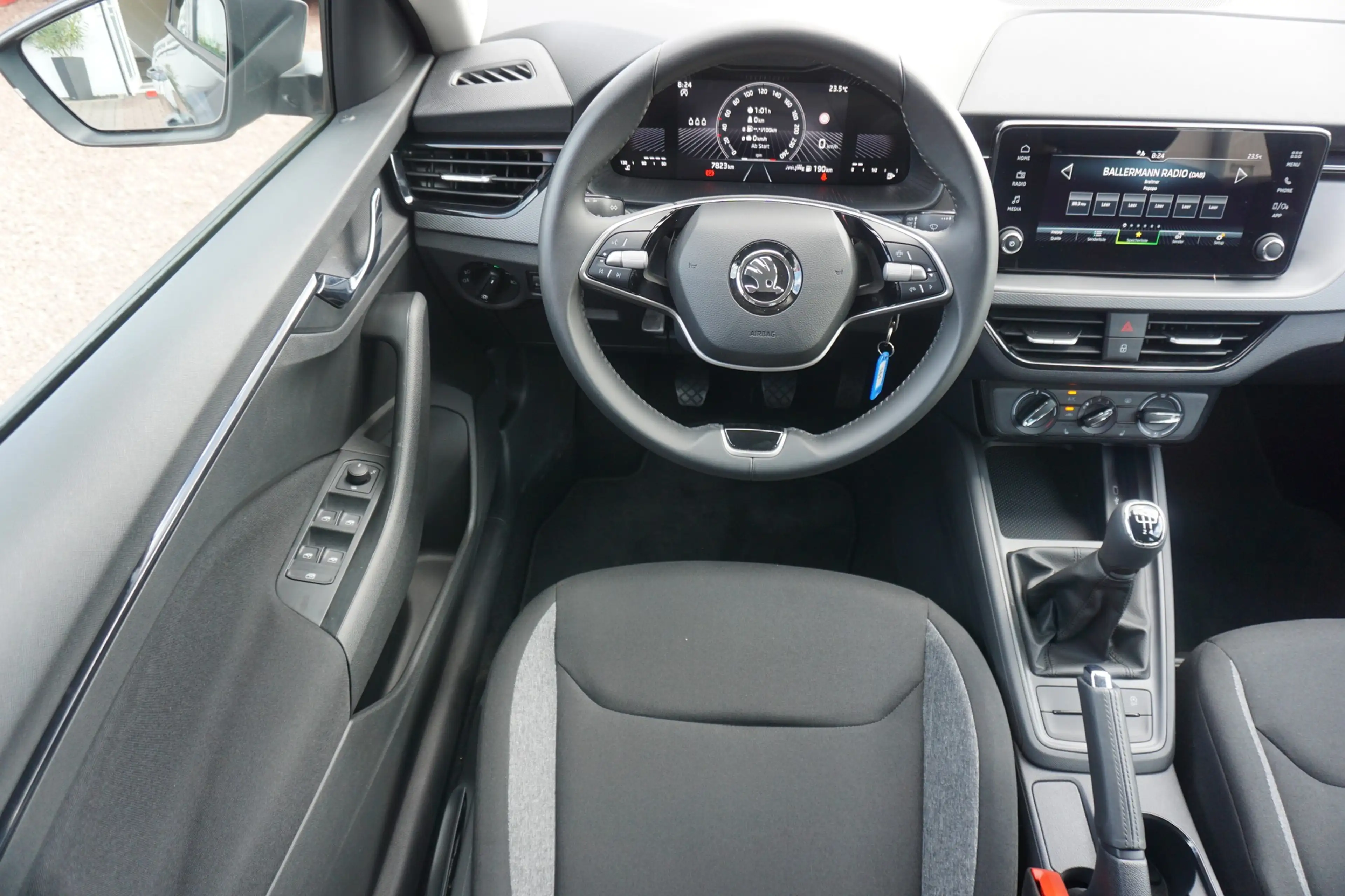 Skoda Scala 1.0 Essence LED Android Apple Sitzheizung — photo 9