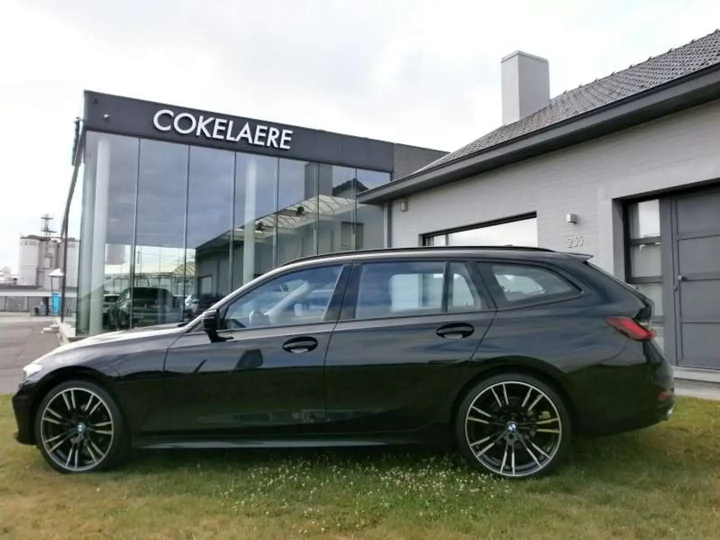 BMW 318 i Touring Aut FaceLift WideScreen/LiveCockpitPlus - 2