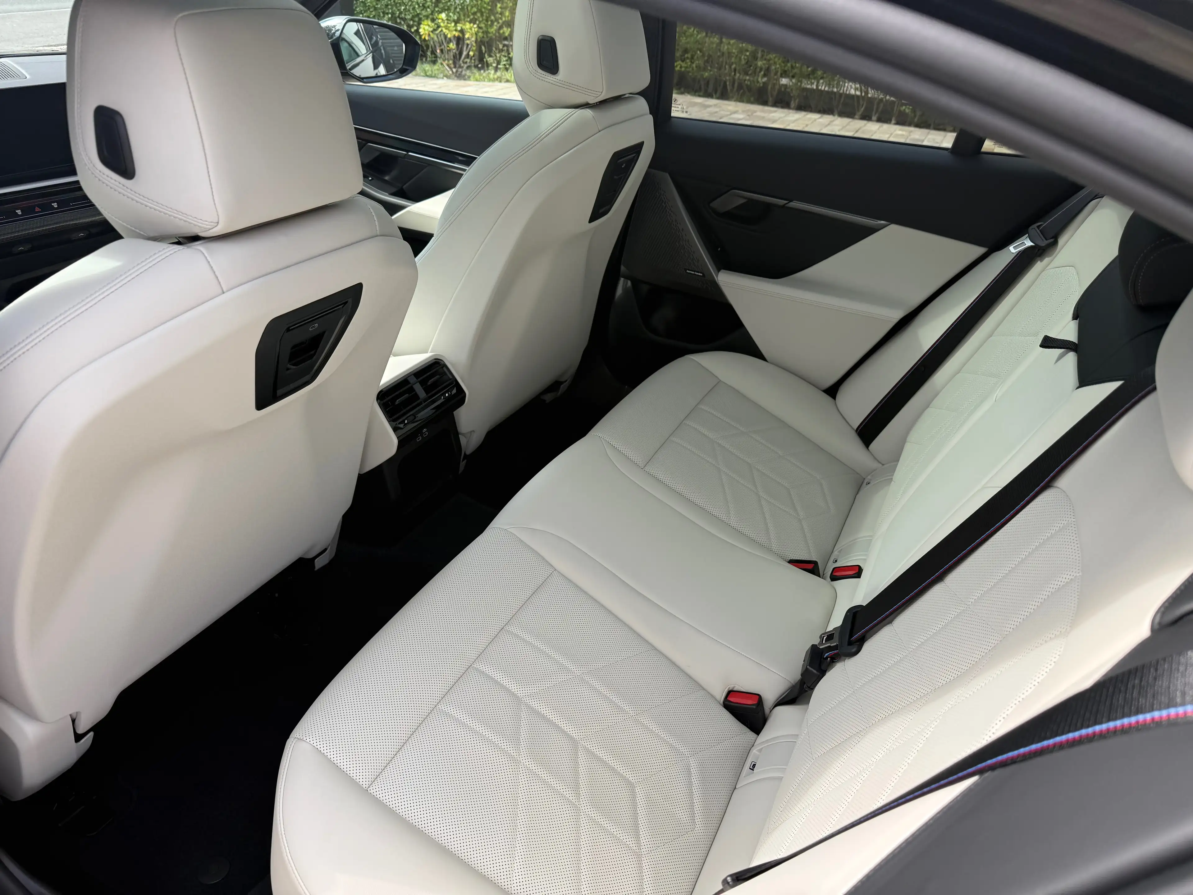 BMW i5 i5 83.9 kW xDrive40 M Edition — photo 9