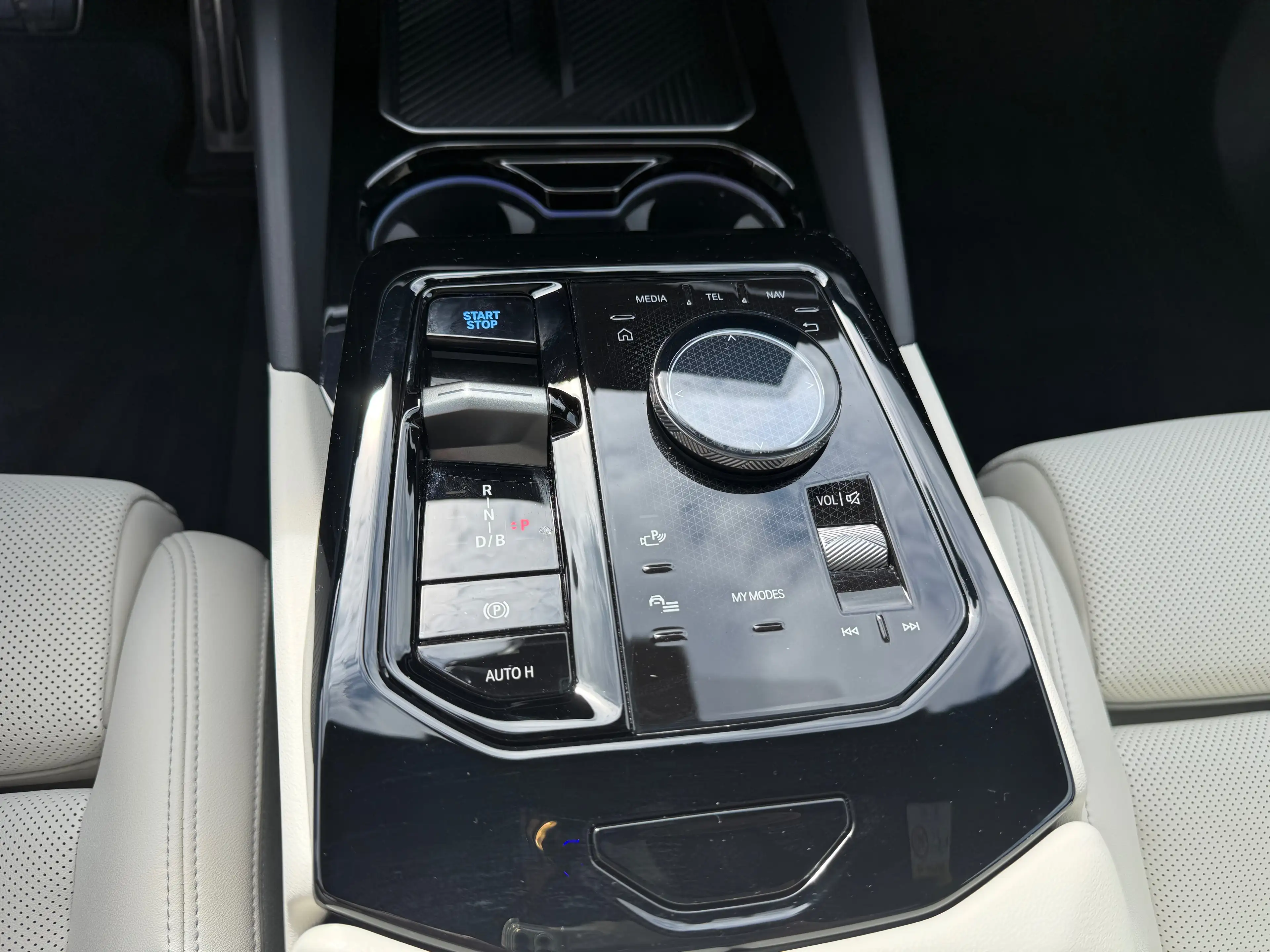 BMW i5 i5 83.9 kW xDrive40 M Edition — photo 14