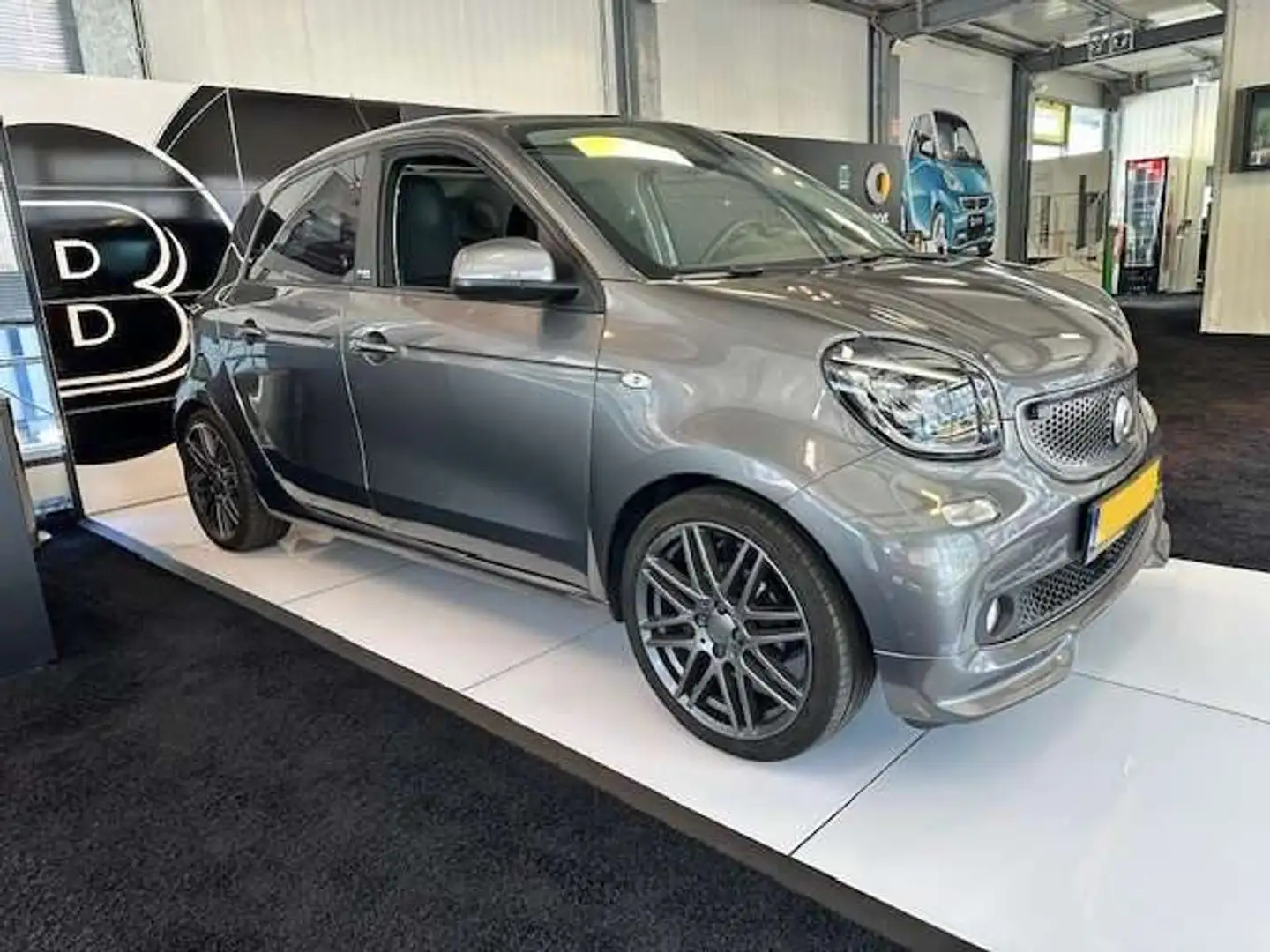 smart forFour 66kw BRABUS Style twinamic Grijs - 2