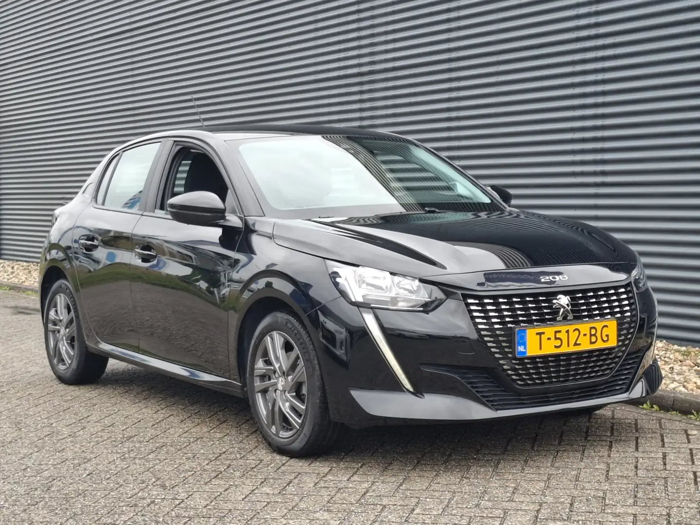 Peugeot 208 1.2 PureTech Active Pack | Airco | Cruise Control Zwart - 2