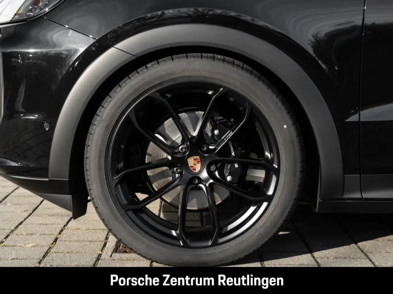 Porsche Cayenne Coupe Black Edition HA-Lenkung InnoDrive 11