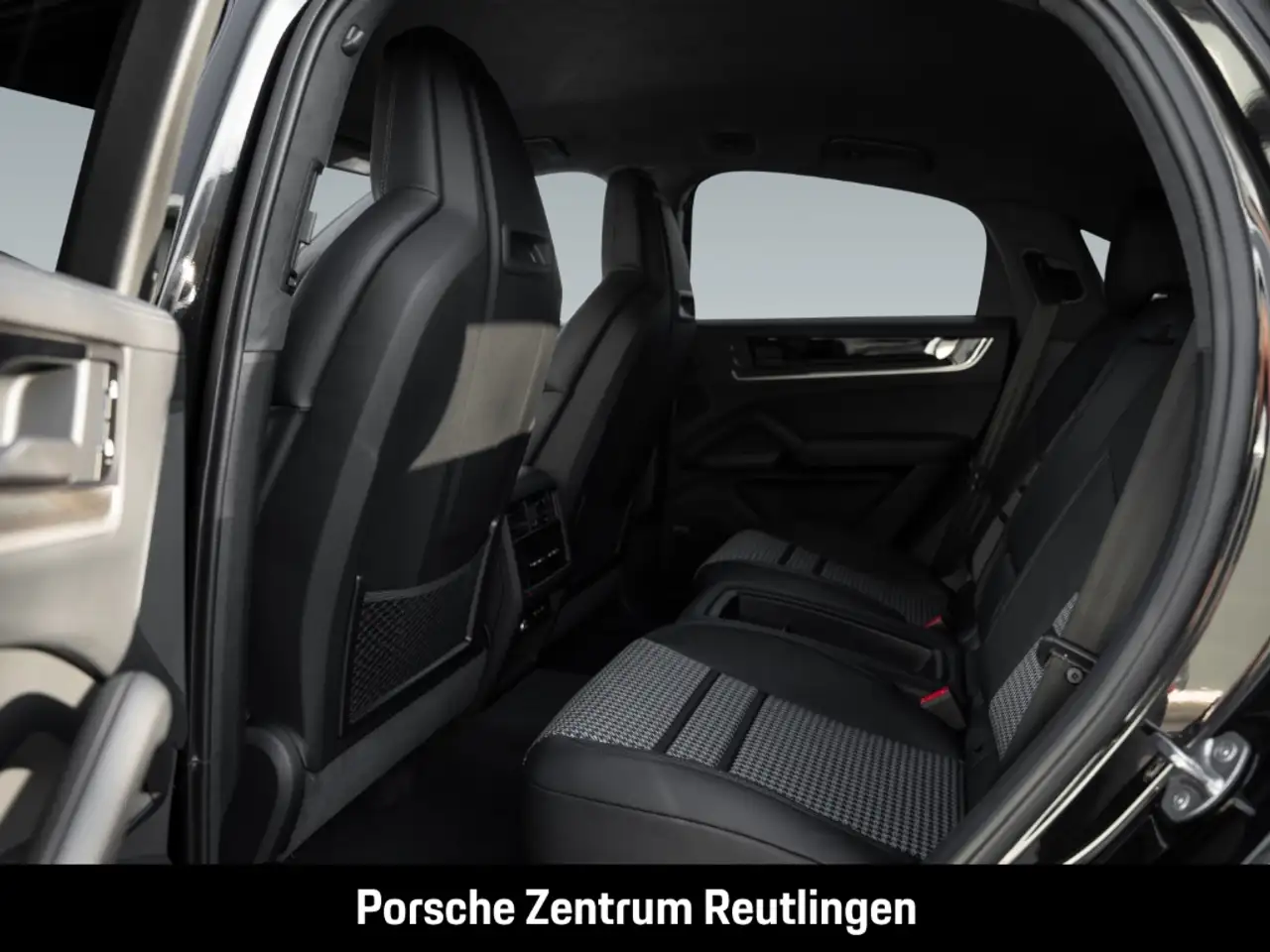 Porsche Cayenne Coupe Black Edition HA-Lenkung InnoDrive 8