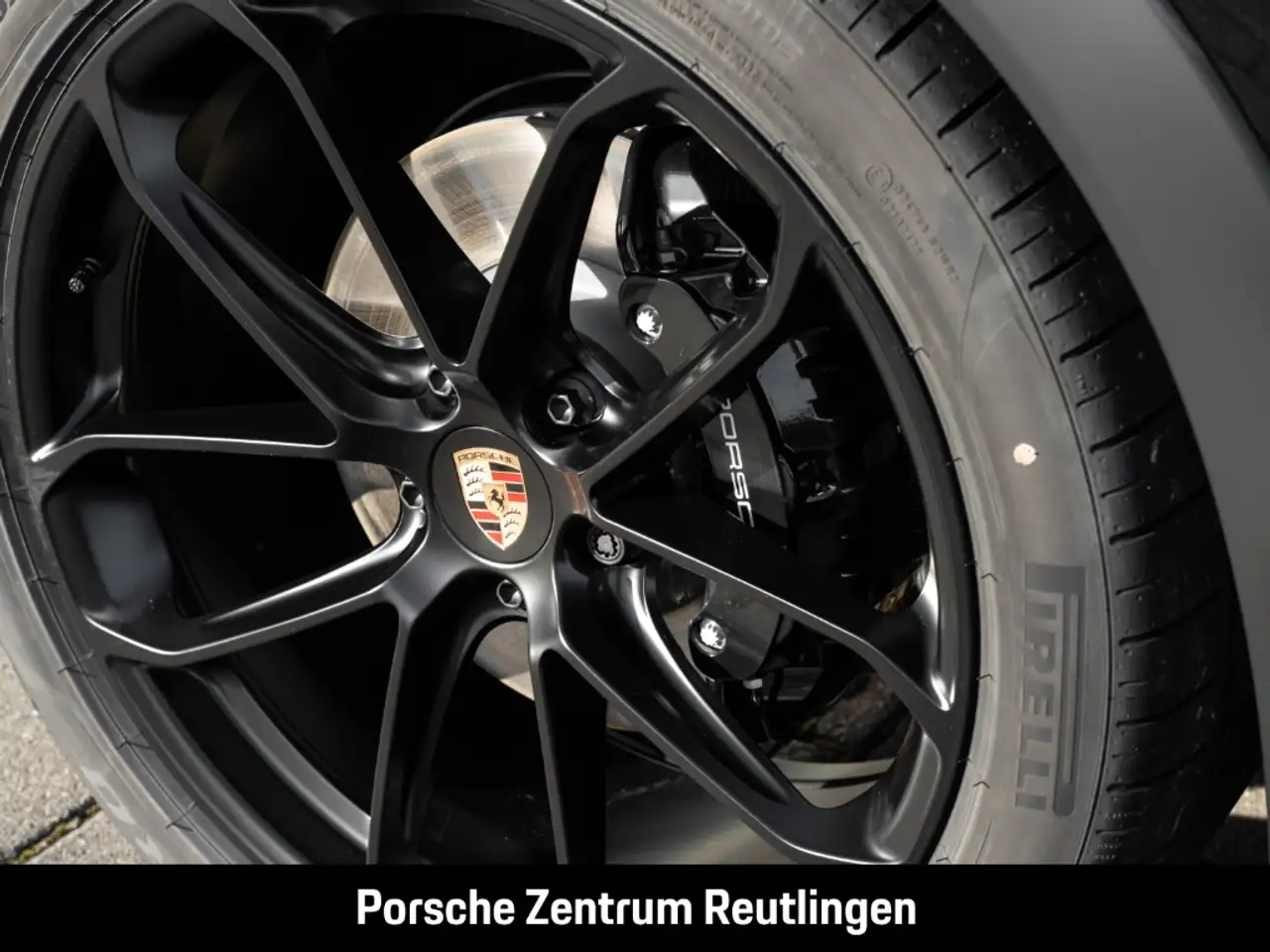 Porsche Cayenne Coupe Black Edition HA-Lenkung InnoDrive 12