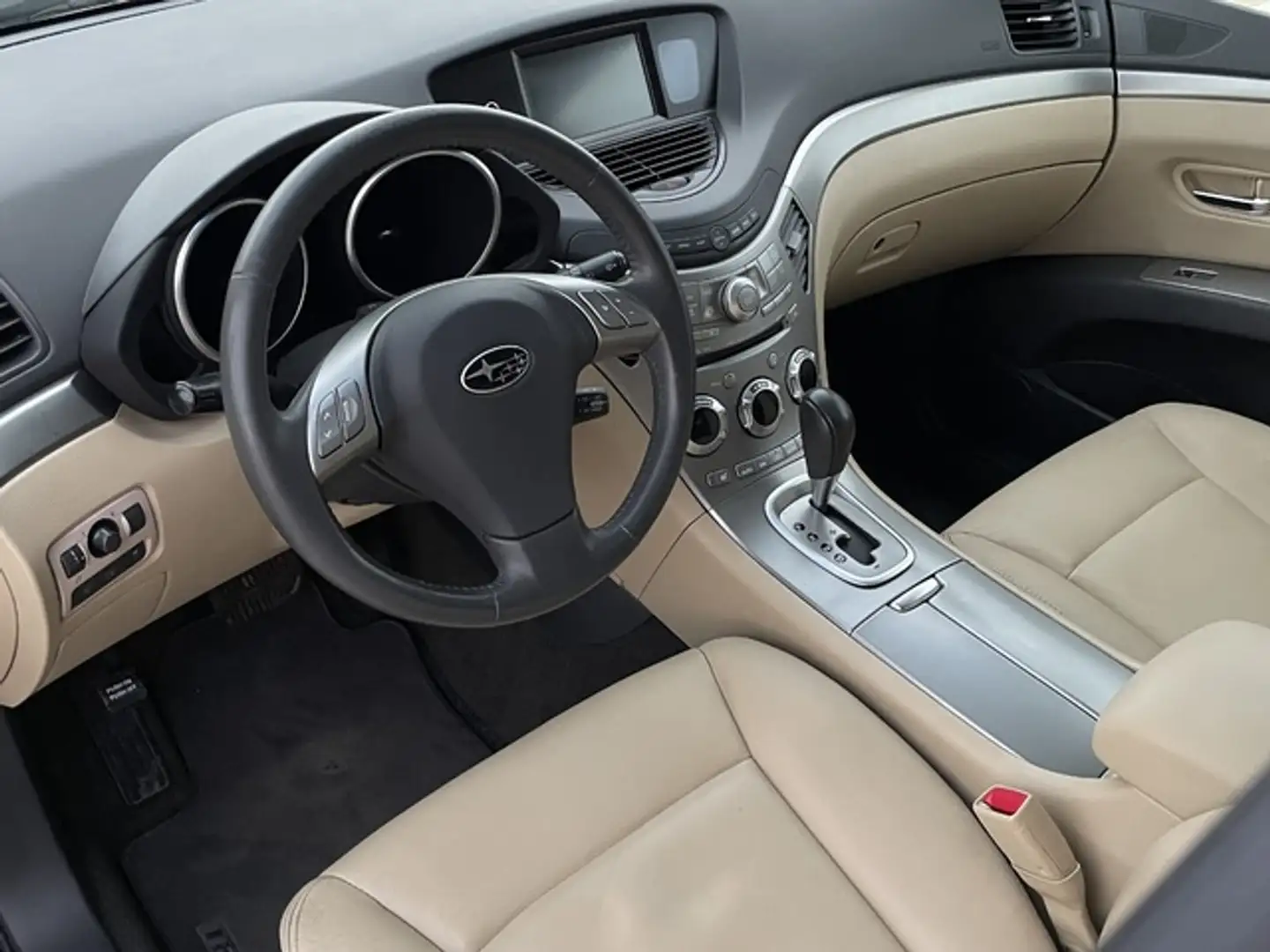 Subaru Tribeca 3.6 Limited 7 pasajeros Aut. crna - 2