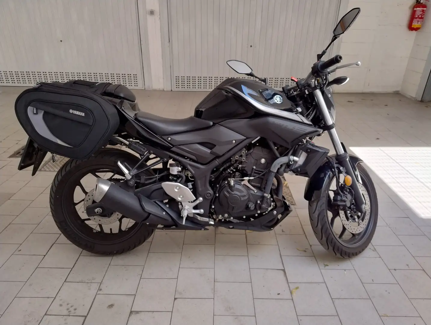 Yamaha MT-03 ABS Schwarz - 2