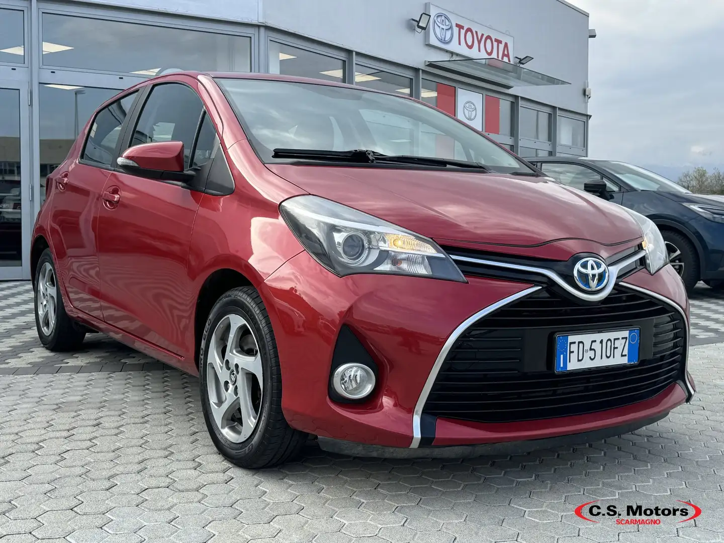 Toyota Yaris Yaris 5p 1.5h Active my16 Rosso - 2