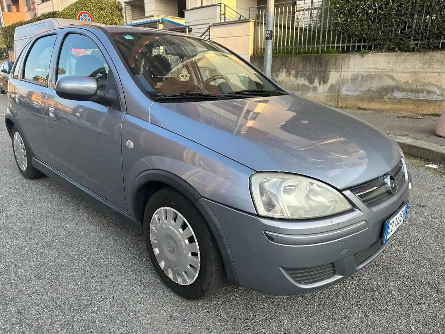 Opel Corsa 1.2i 16V cat 5 porte Club Blauw - 1