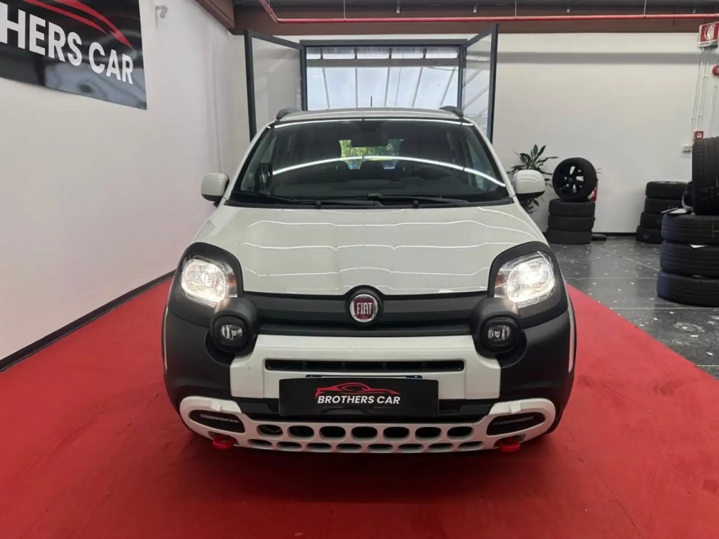 Fiat Panda 1.0 FireFly S&S Hybrid City Cross Bianco - 2