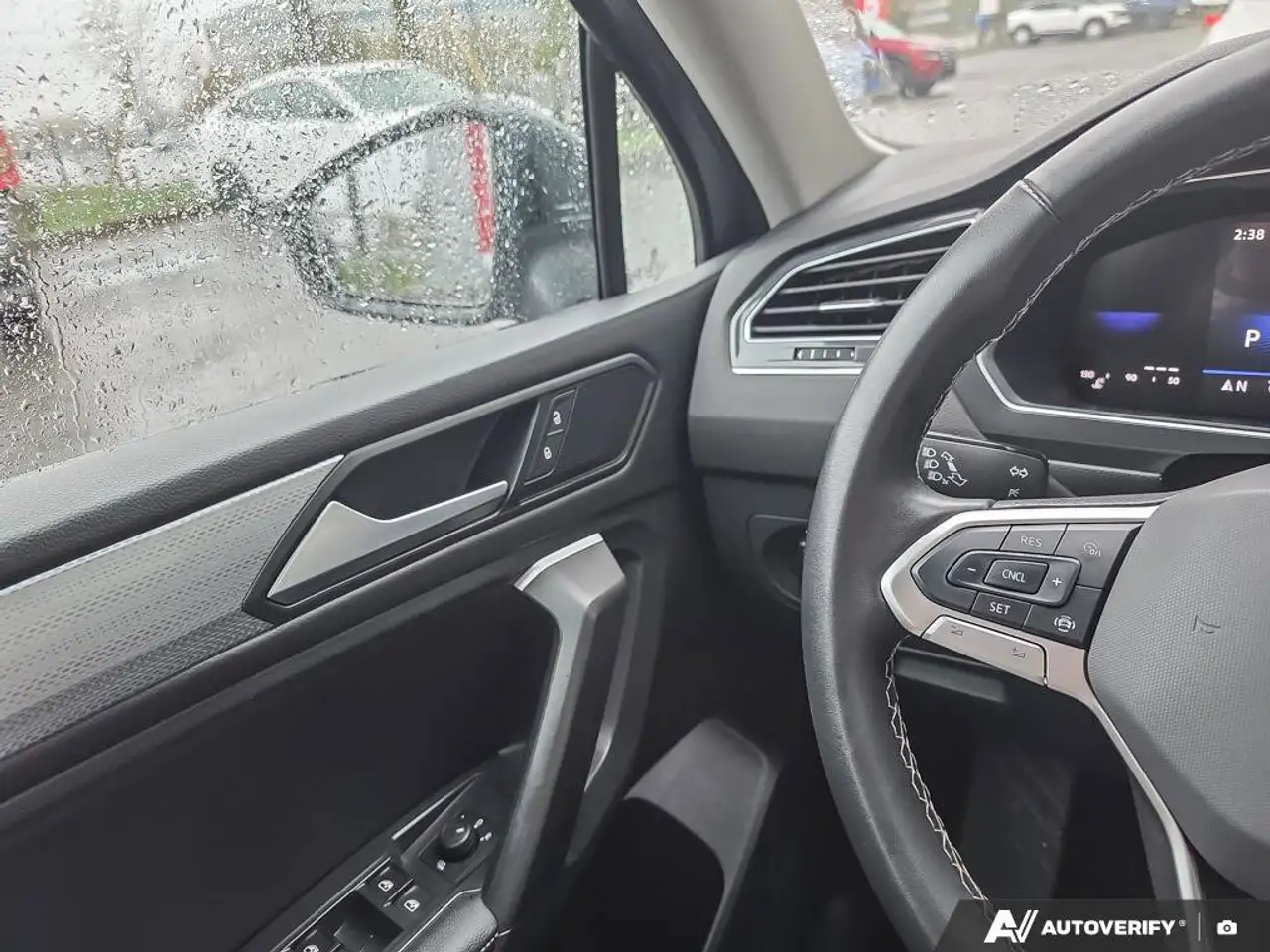 Volkswagen Tiguan снимка Volkswagen Tiguan