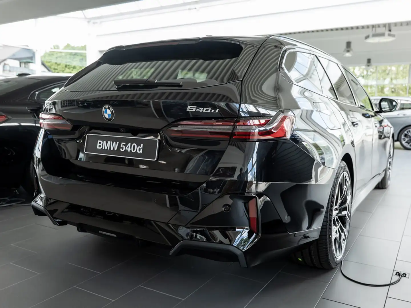 BMW 540 d Touring xDrive M-Sport Pro 360° PANO LED Negro - 2