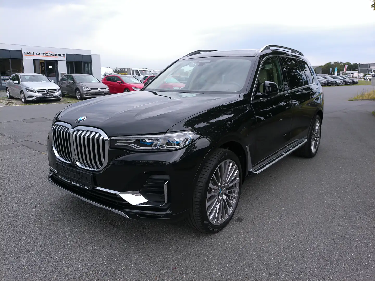 BMW X7 xDrive 40i Design Pure Excellence*Panorama*Laser* Schwarz - 1
