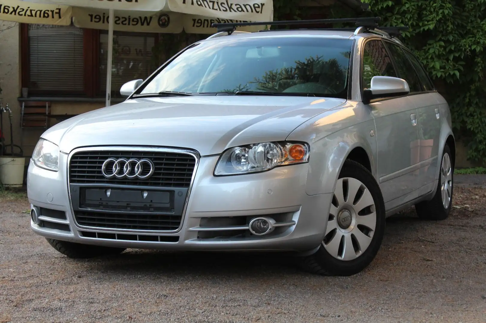 Audi A4 Avant 1.8 T*TÜV Neu*Automatik*1.Hand* Silber - 1