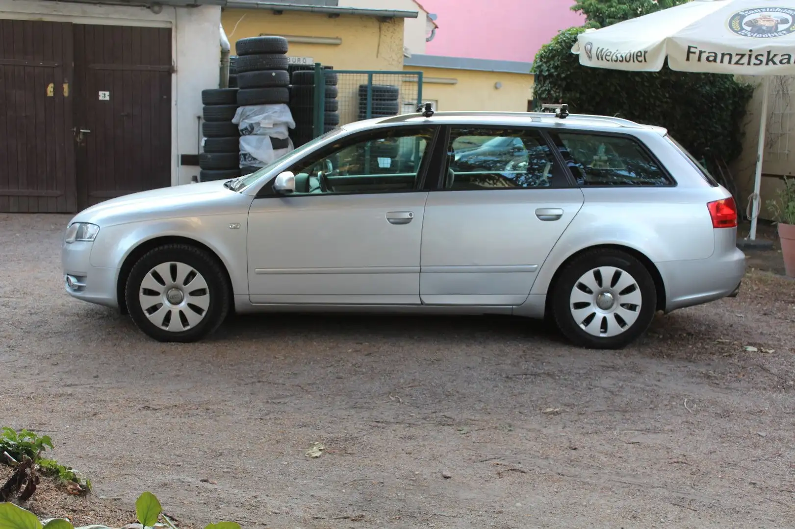 Audi A4 Avant 1.8 T*TÜV Neu*Automatik*1.Hand* Silber - 2
