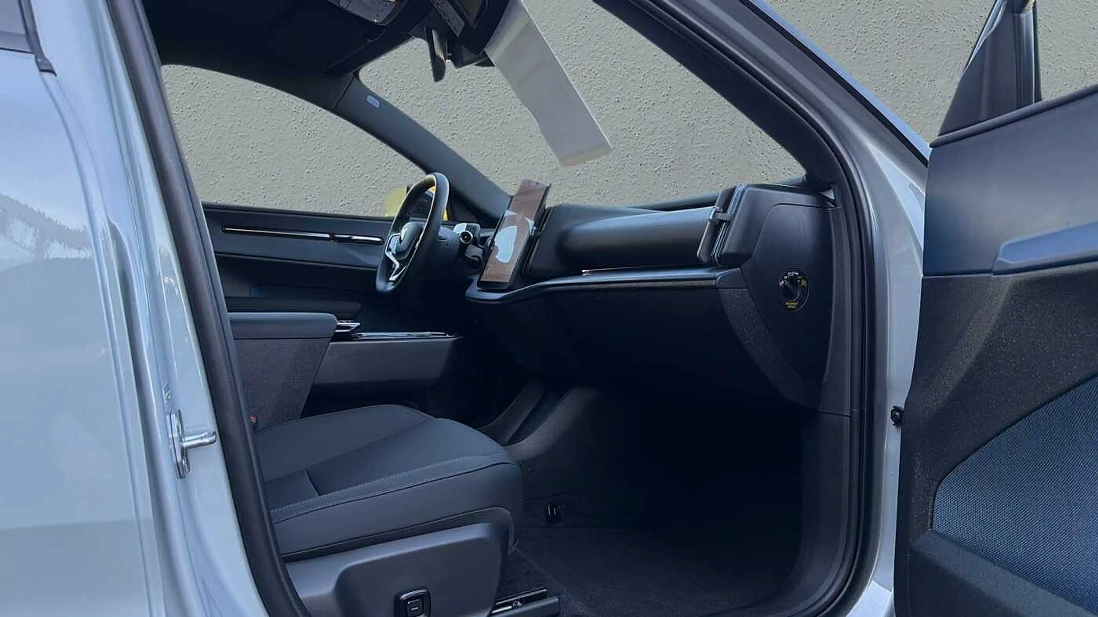 Volvo EX30 Plus, Single Motor Extended Range, Eldriven — photo 5