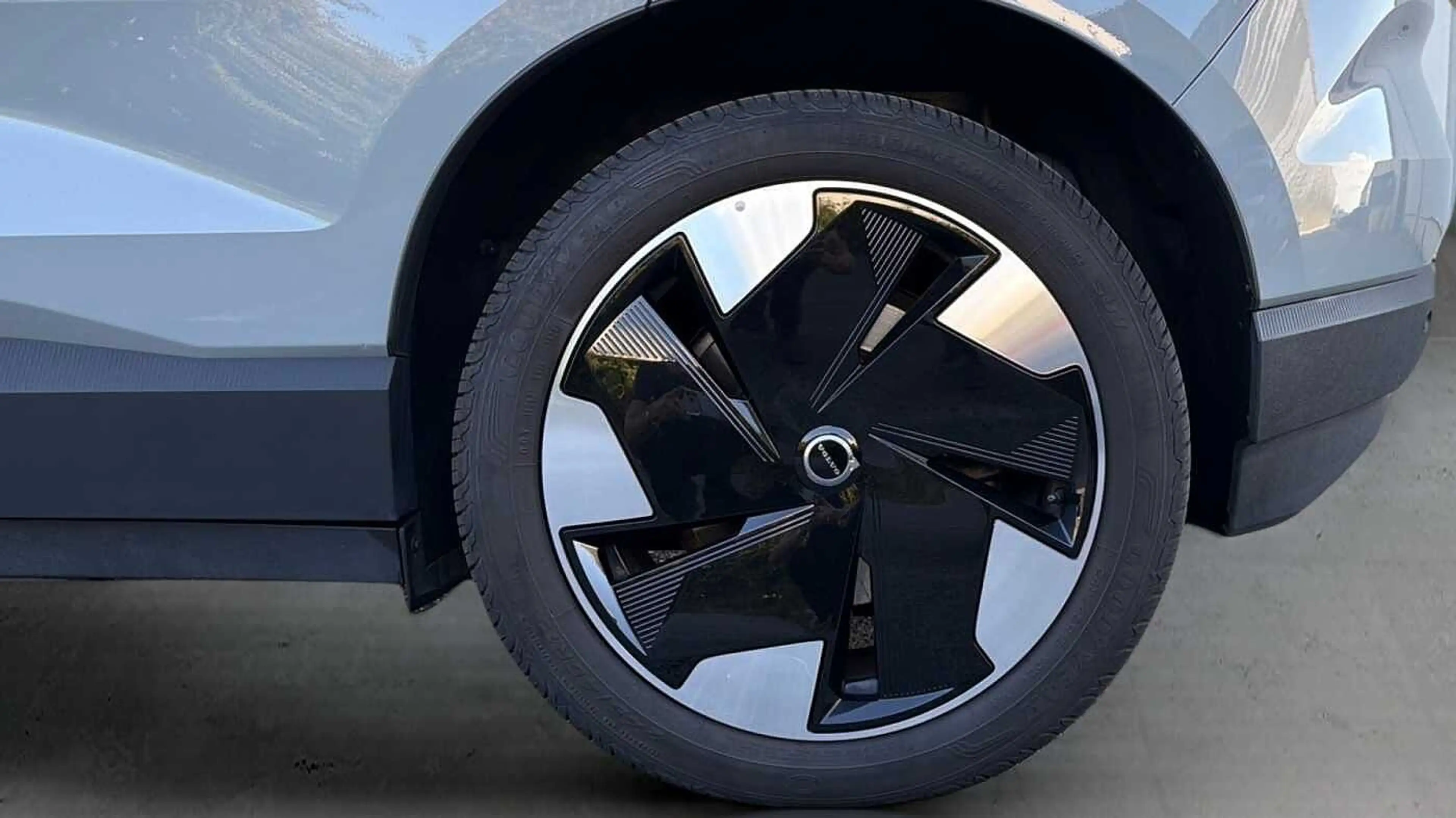 Volvo EX30 Plus, Single Motor Extended Range, Eldriven — photo 10