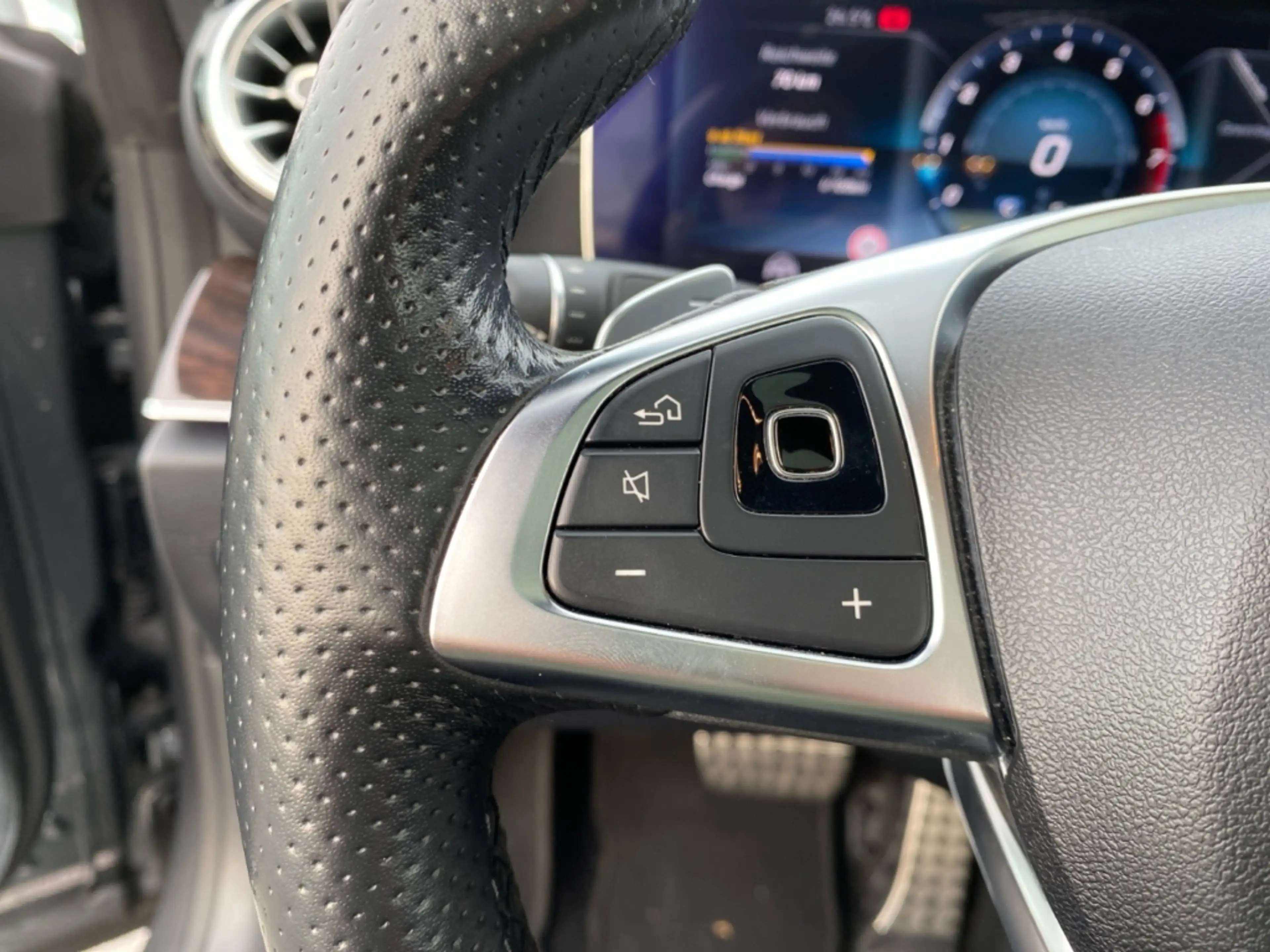 Mercedes-Benz E 400 Coupe AMG 4M.*Pano*HuD*Burm*Distr.*360°*Massage*Mu — photo 13