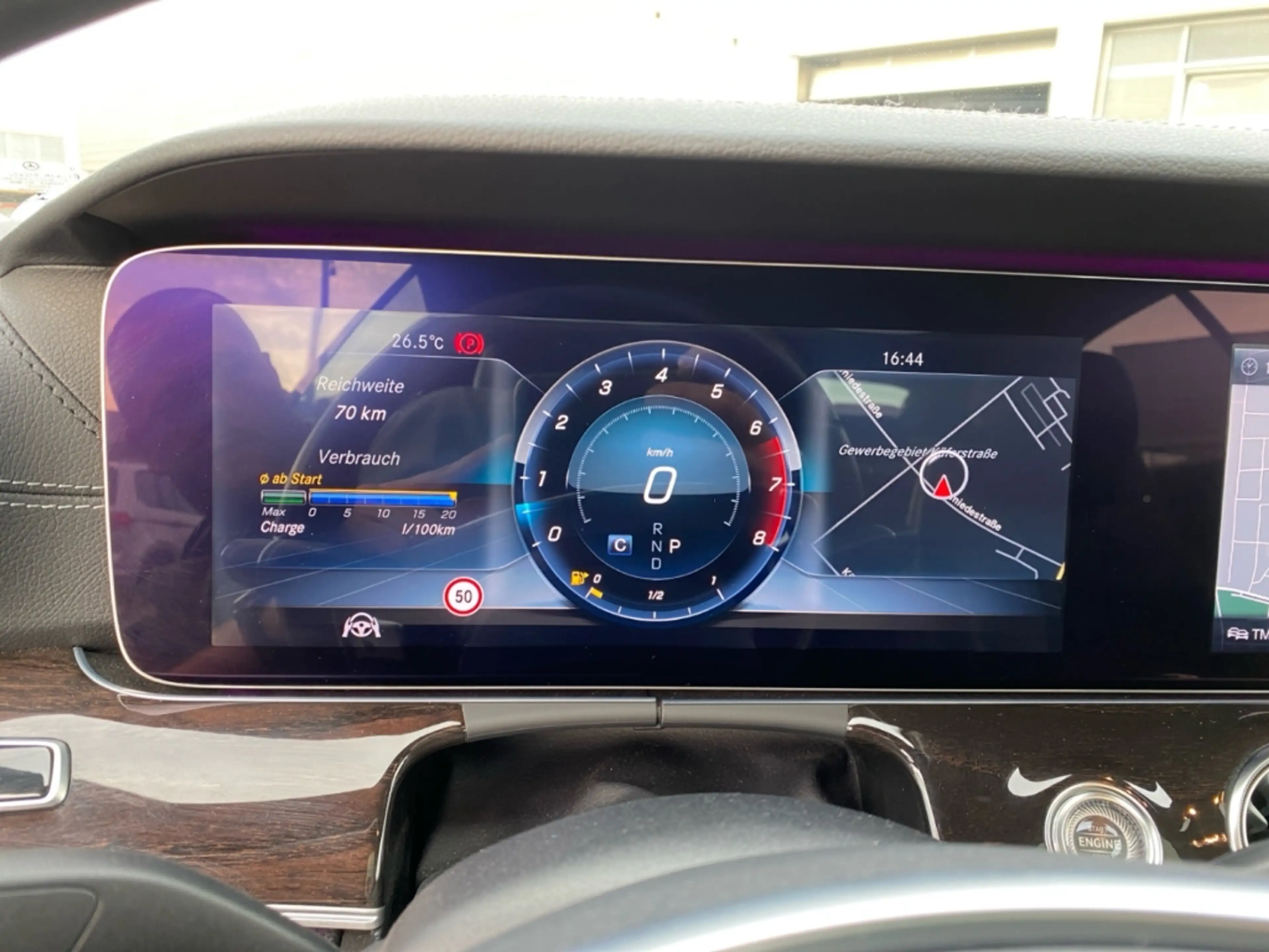 Mercedes-Benz E 400 Coupe AMG 4M.*Pano*HuD*Burm*Distr.*360°*Massage*Mu — photo 14