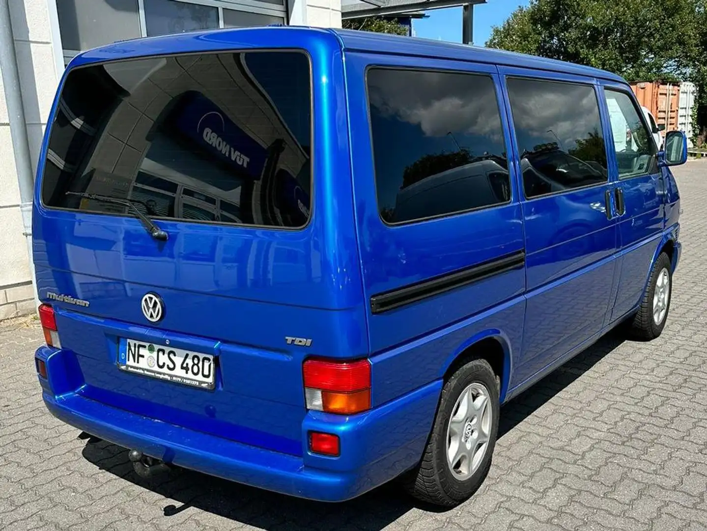 Volkswagen T4 Multivan T4/MULTIVAN/CARAVELLE TDI Atlantis Blue - 2
