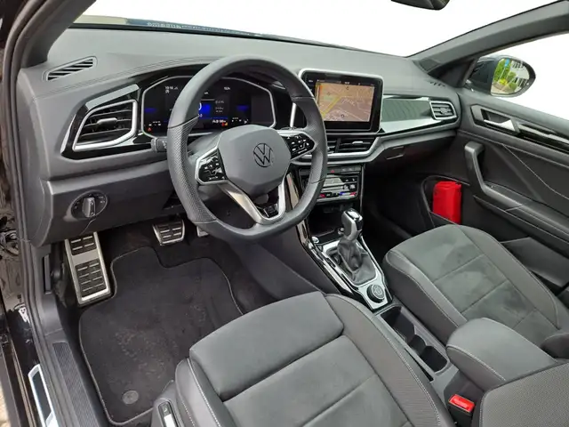 Volkswagen T-Roc view 4