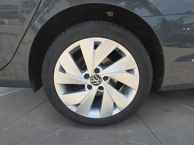 Volkswagen Golf view 15