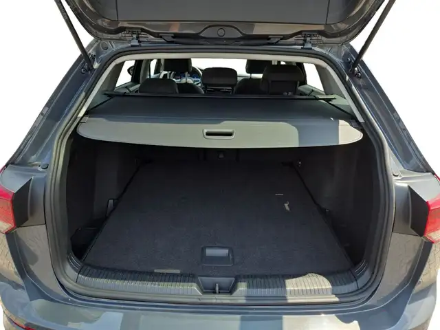 Volkswagen Golf view 14