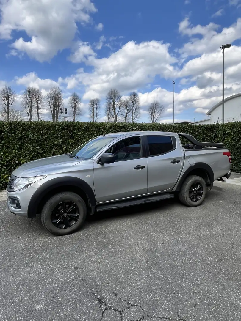 Fiat Fullback 2.4 doppia cabina LX Cross 4wd s&s 180cv my18 Gris - 2