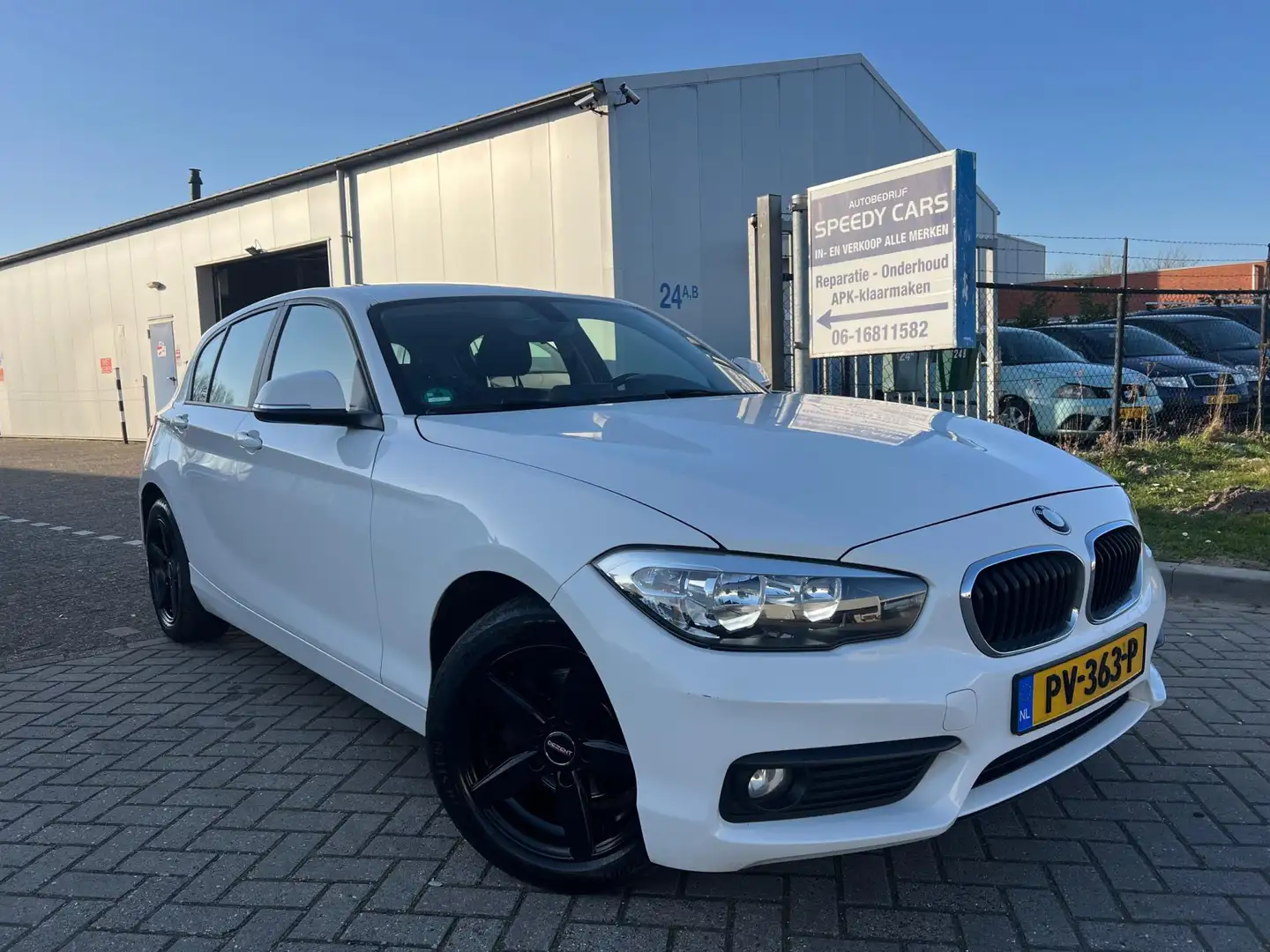 BMW 116 1-serie 116i Essential 2015 PDC Cruise Wit Stoelve Wit - 1