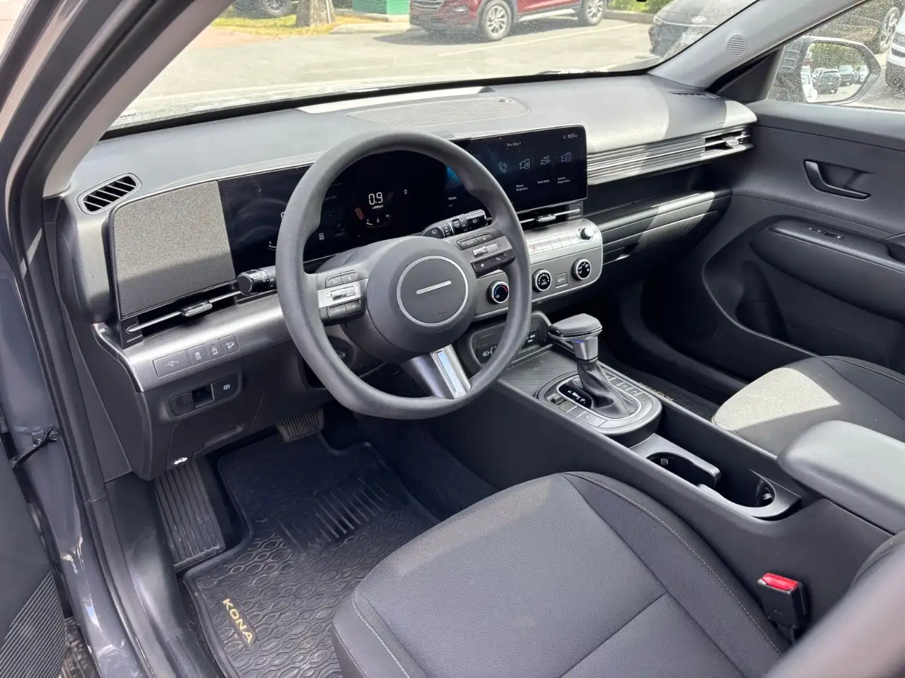 Hyundai KONA снимка Hyundai KONA