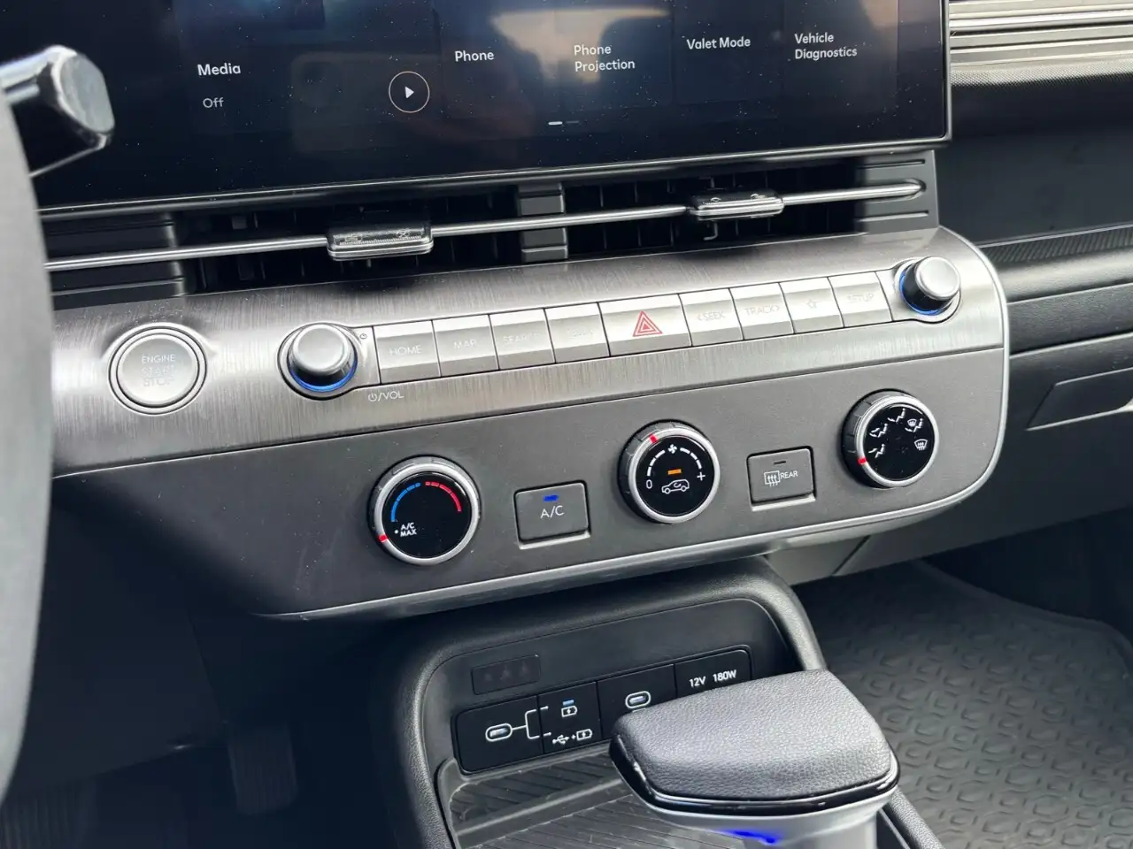 Hyundai KONA снимка Hyundai KONA