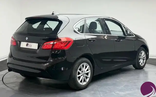BMW 2 Series view 3