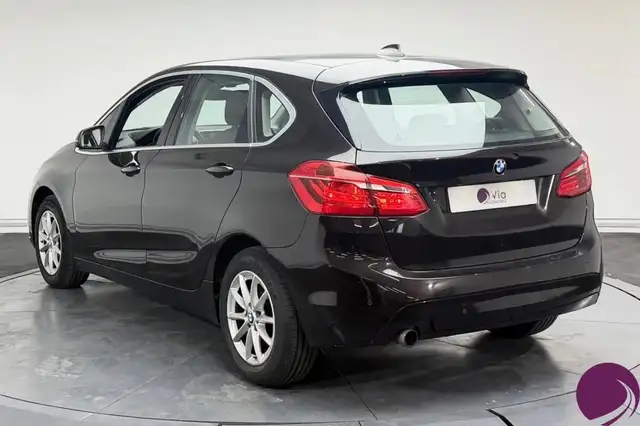 BMW 2 Series view 4