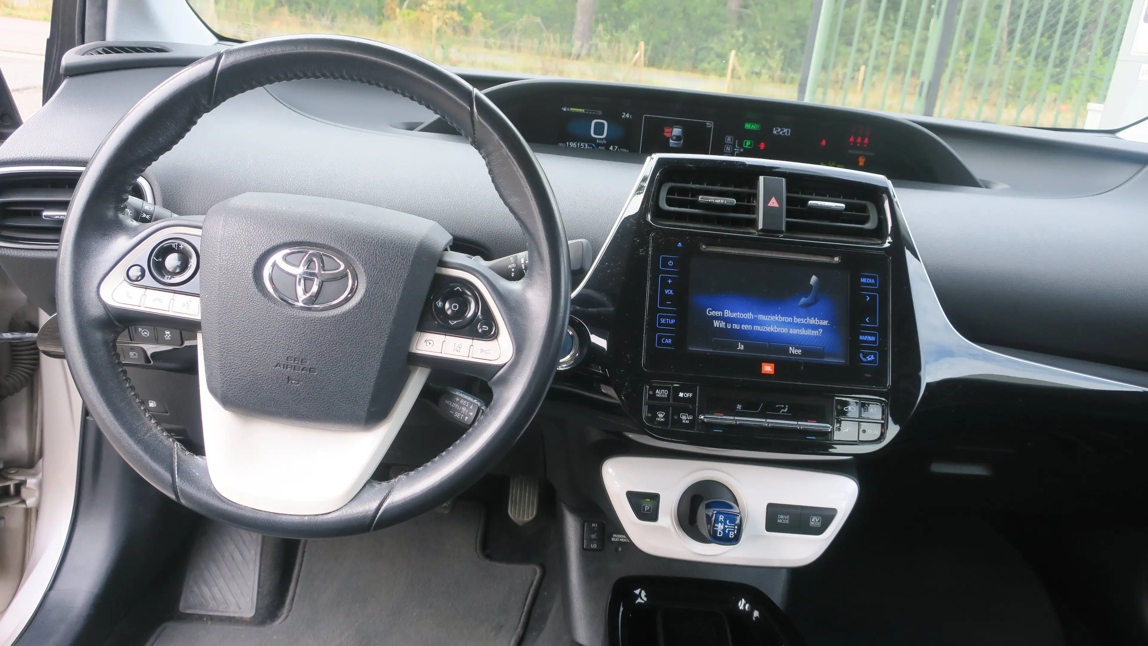 Toyota Prius Prius PHEV 1.8i VVT-i Business CVT(EU6.2) — photo 10