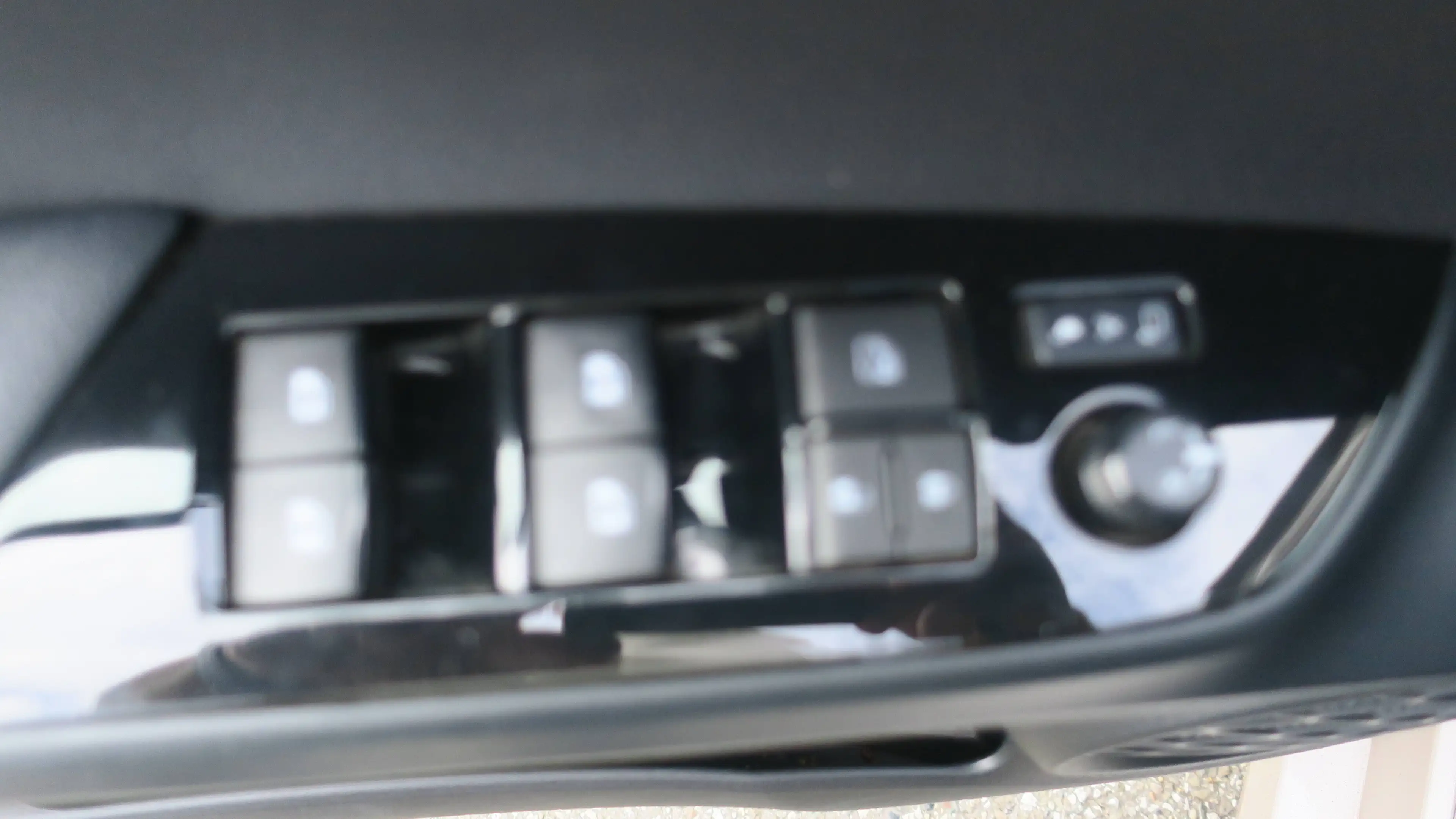 Toyota Prius Prius PHEV 1.8i VVT-i Business CVT(EU6.2) — photo 8