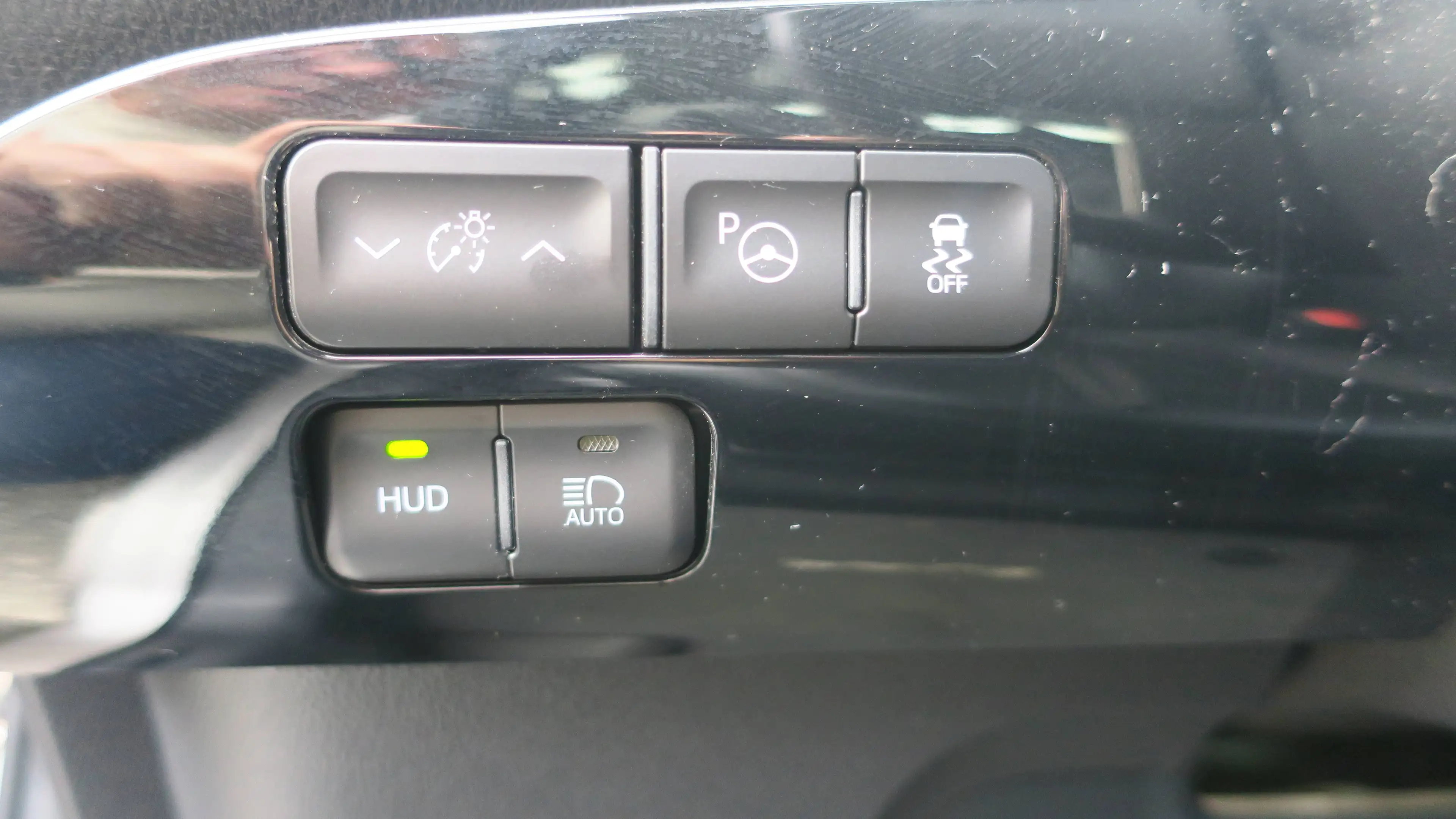 Toyota Prius Prius PHEV 1.8i VVT-i Business CVT(EU6.2) — photo 12