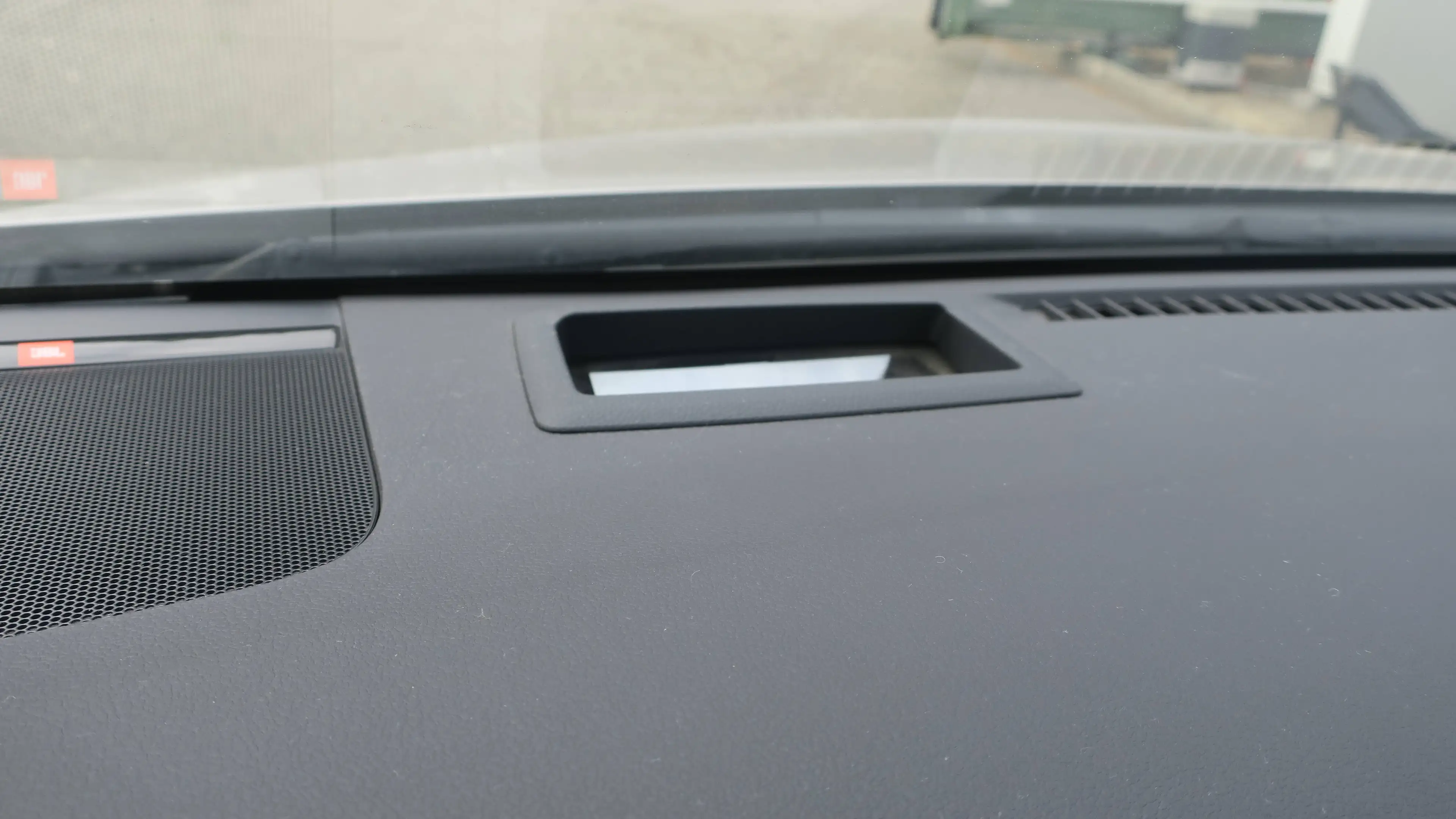 Toyota Prius Prius PHEV 1.8i VVT-i Business CVT(EU6.2) — photo 13