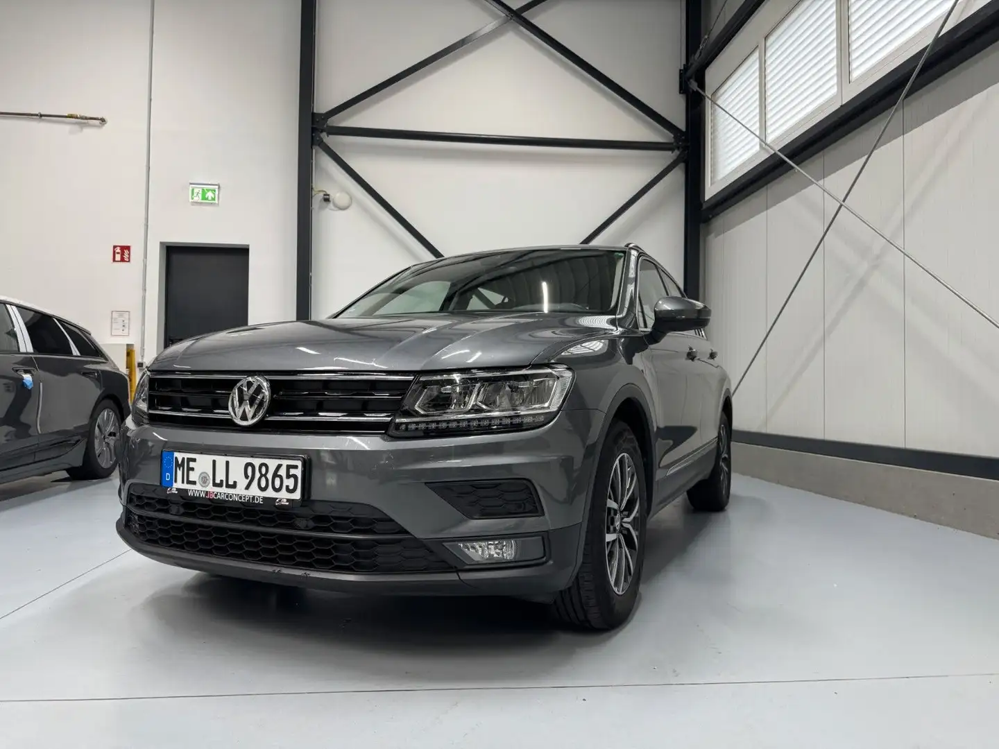 Volkswagen Tiguan Comfortline BMT / Start-Stopp LED Grau - 2