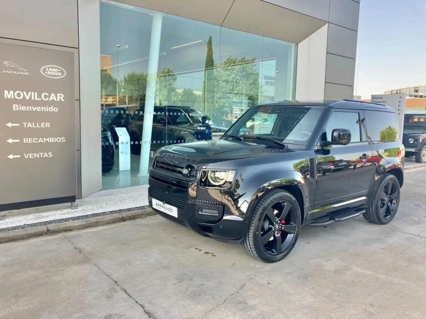 Land Rover Defender 90 3.0D l6 MHEV X-Dynamic SE AWD Aut. 250 Noir - 1