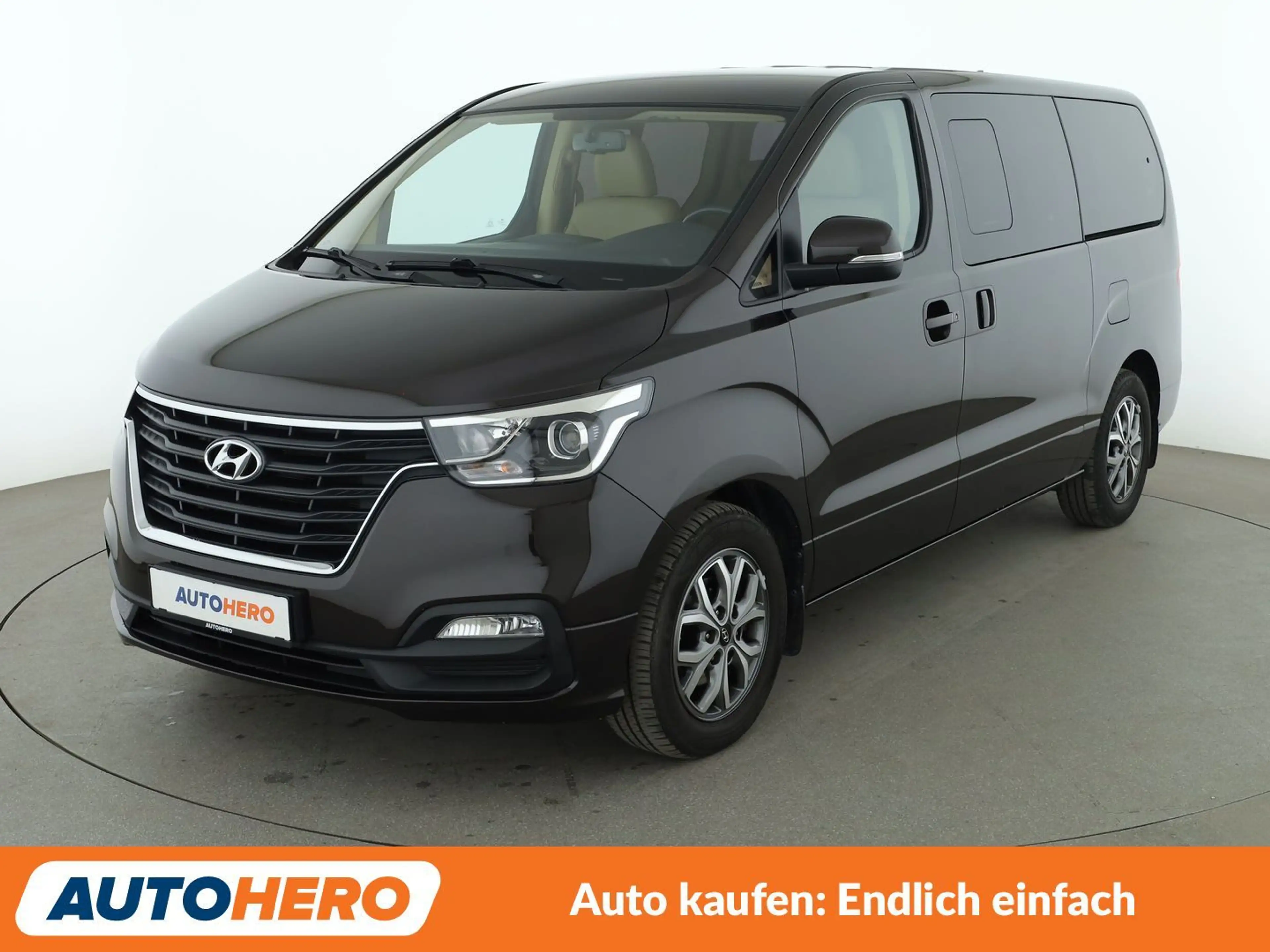 Hyundai H-1 2.5 CRDi Travel Premium Aut.*NAVI*TEMPO*CAM*PDC*
