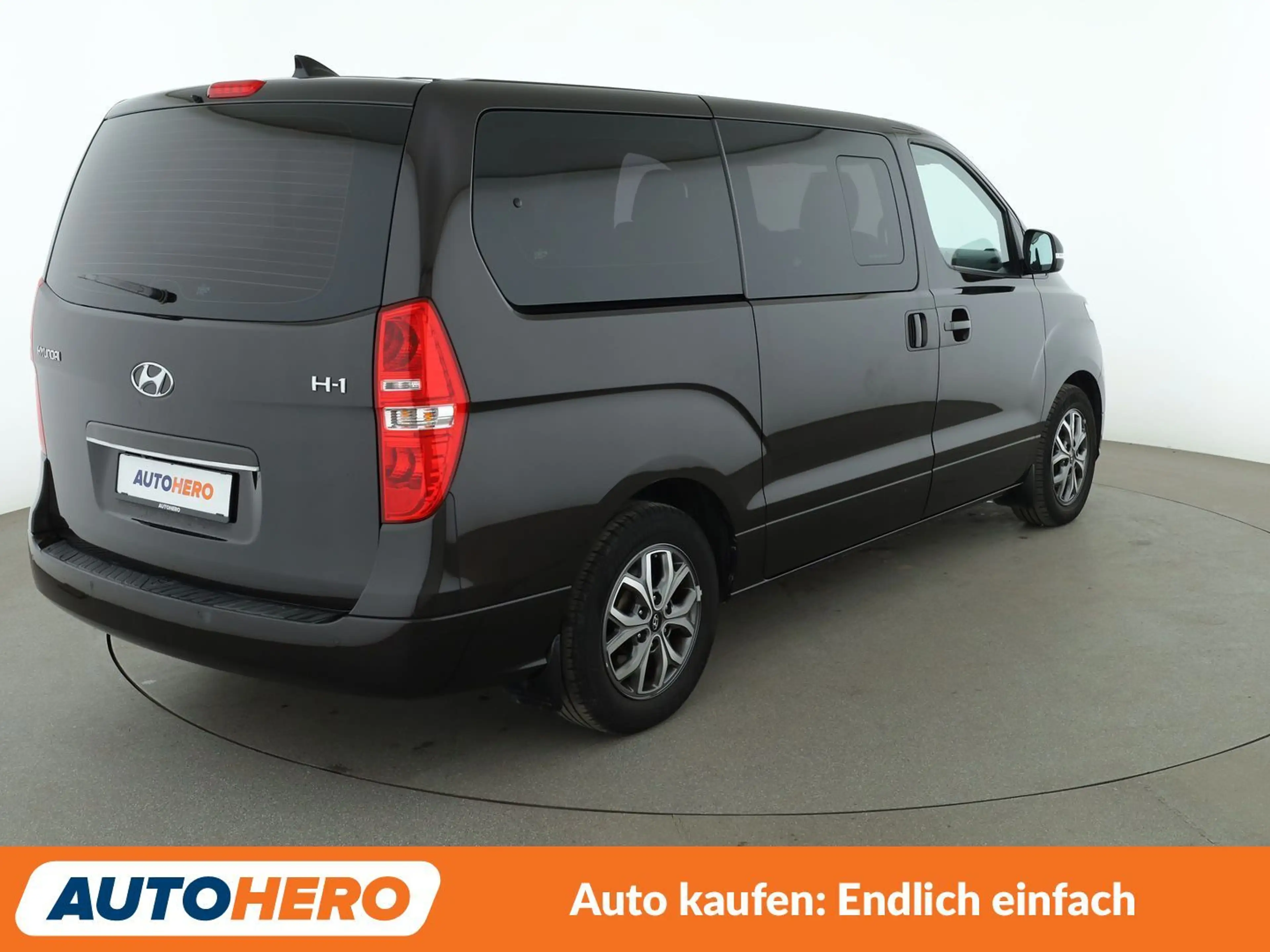 Hyundai H-1 2.5 CRDi Travel Premium Aut.*NAVI*TEMPO*CAM*PDC* — photo 6