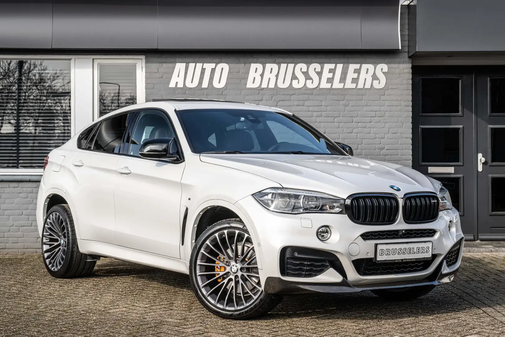 BMW X6 xDrive35i High Executive M sport Pano 21"lm Carbon Bílá - 1