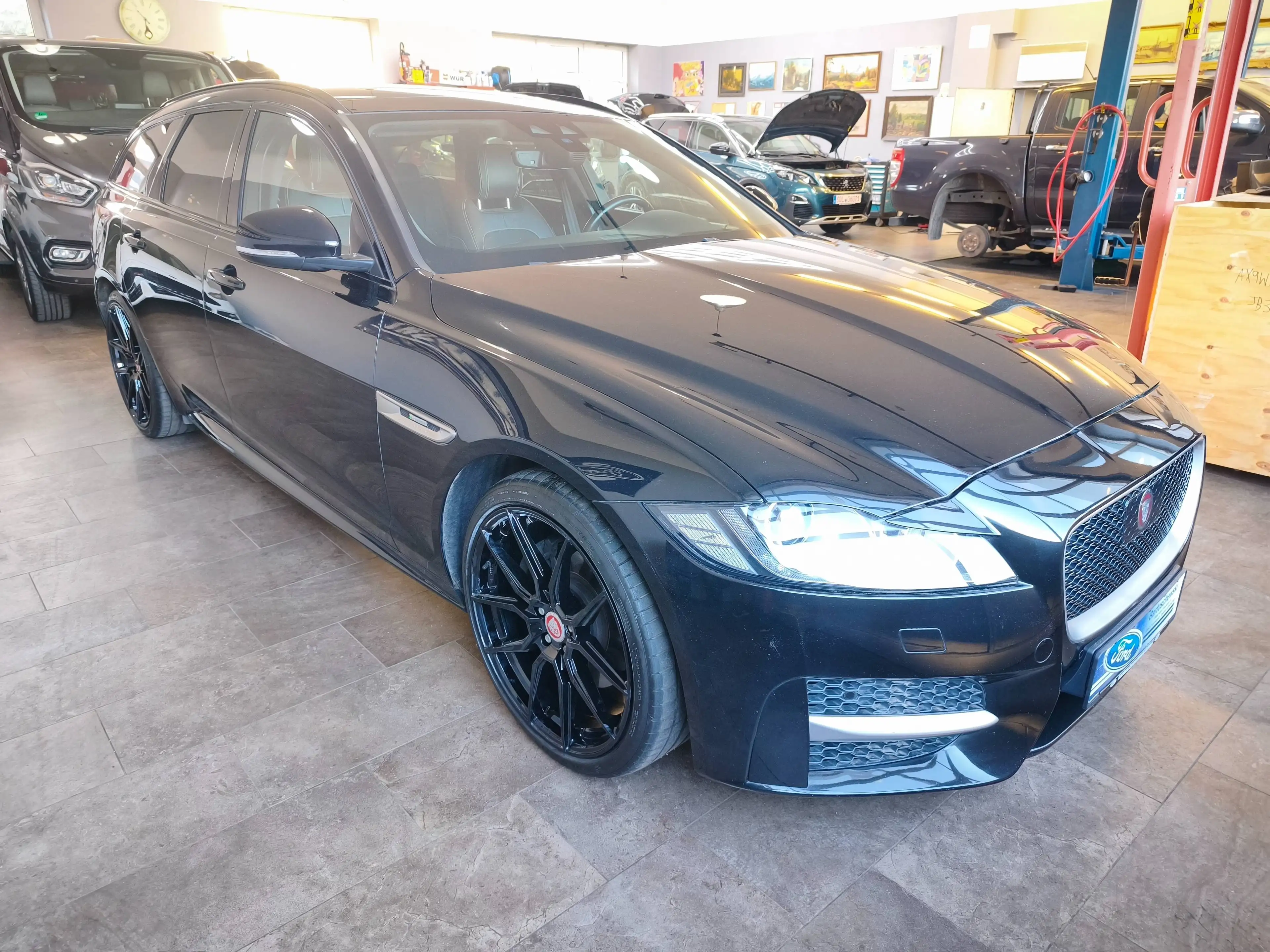 Jaguar XF XF 25d AWD Sportbrake  Aut. R-Sport — photo 5
