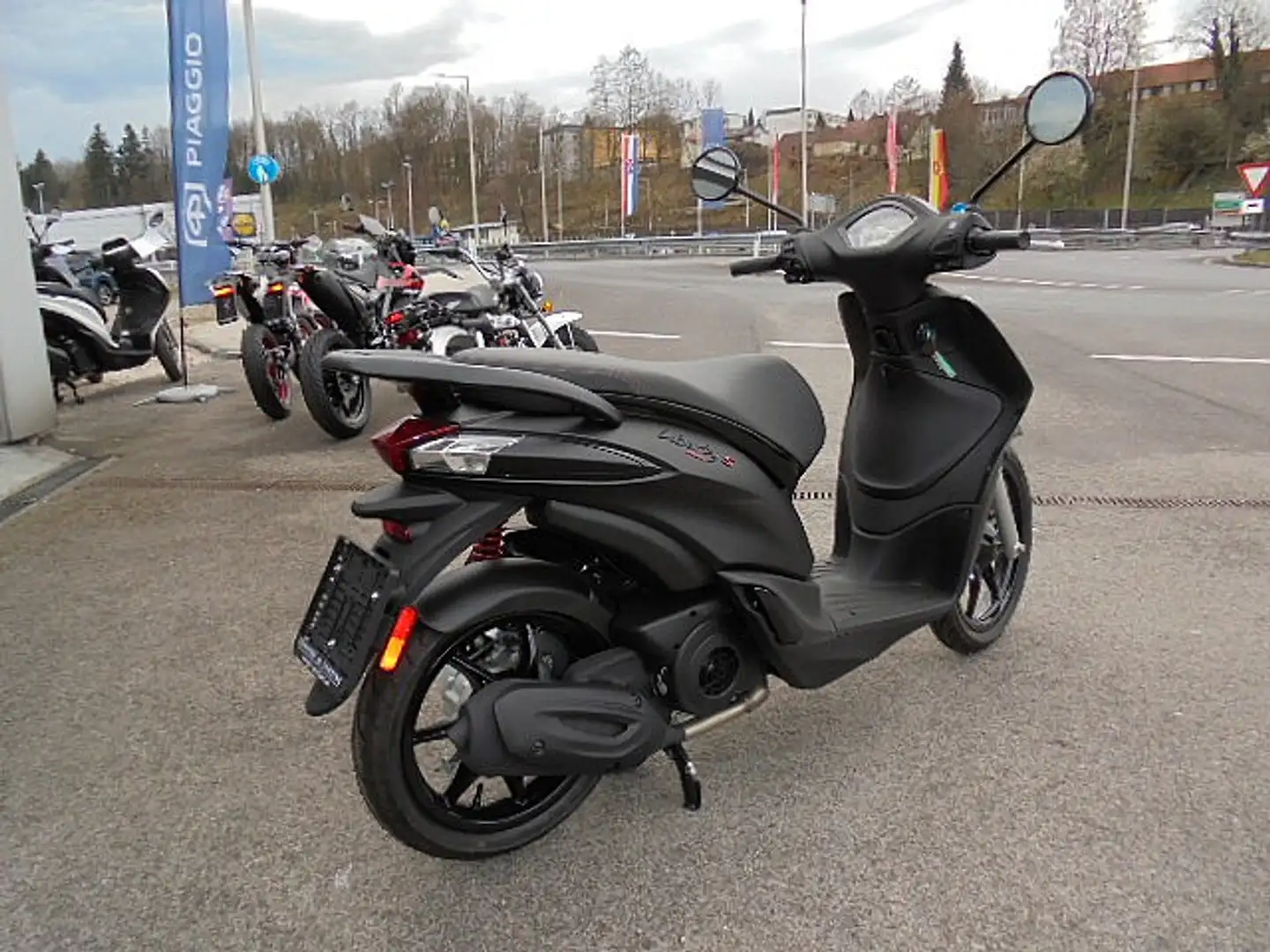 Piaggio Liberty 125 S iGet Euro5 SCHLUSSVERKAUF Blanc - 2