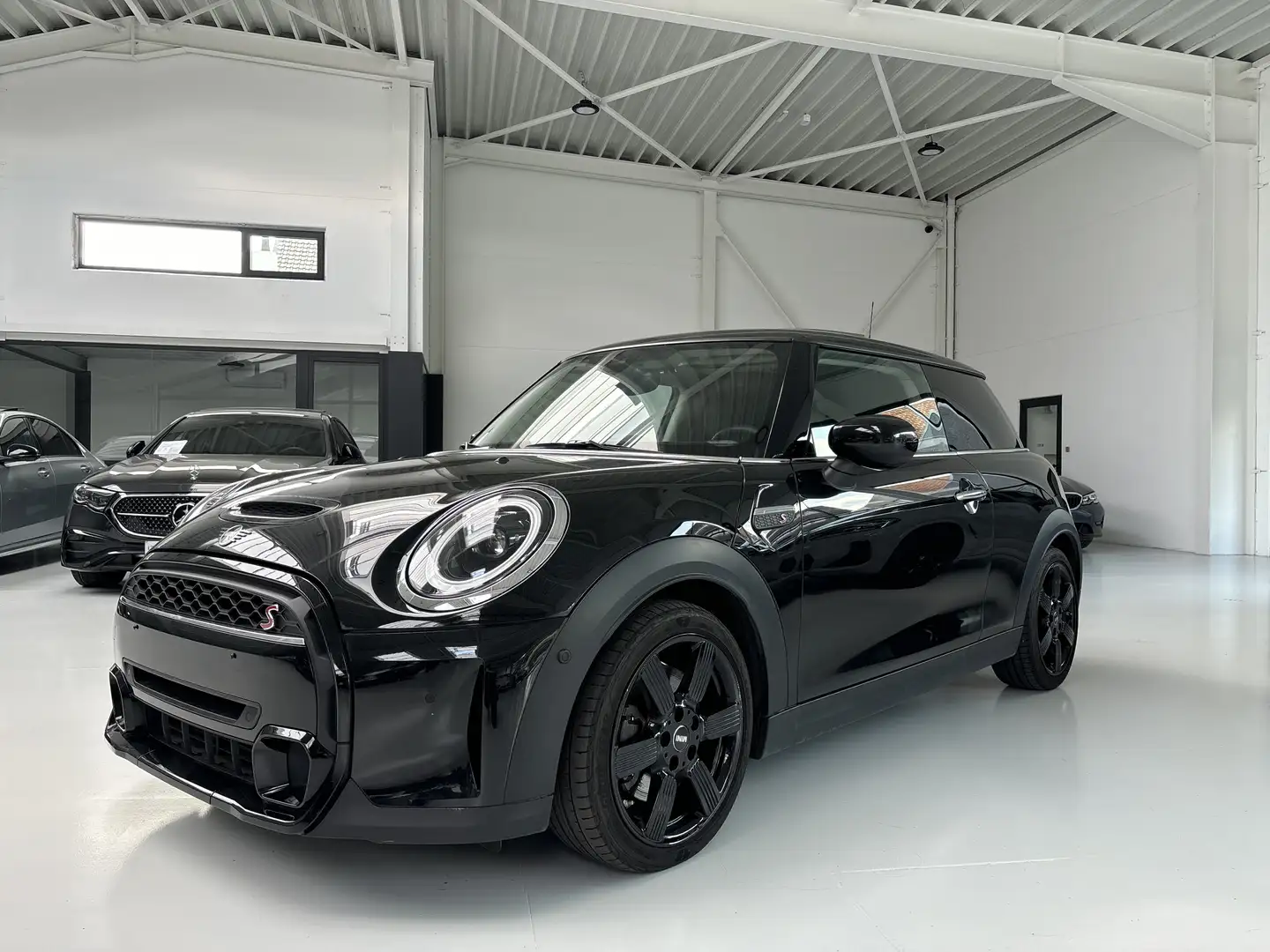 MINI Cooper S 2023 FULL OPTION Noir - 1