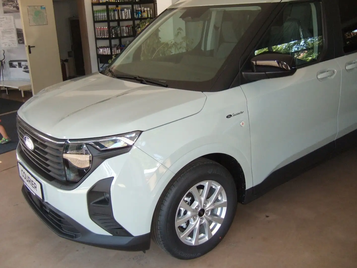 Ford Tourneo Courier 1.0 EcoBoost 92 kW Titanium Auto Grün - 2