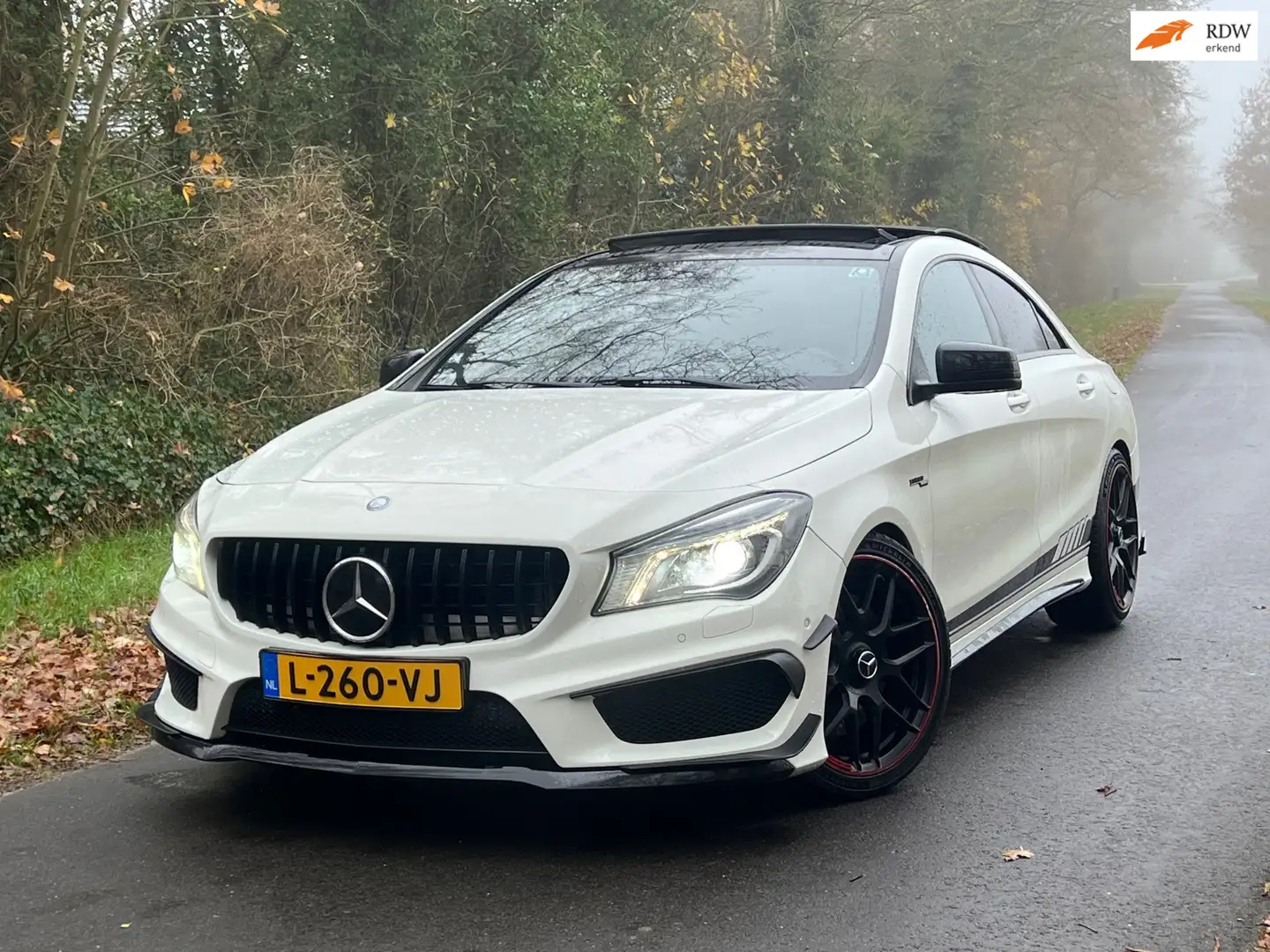Mercedes-Benz CLA 45 AMG 4MATIC Edition 1 | Pano + Kuipstoel + Drivers Pack Wit - 1