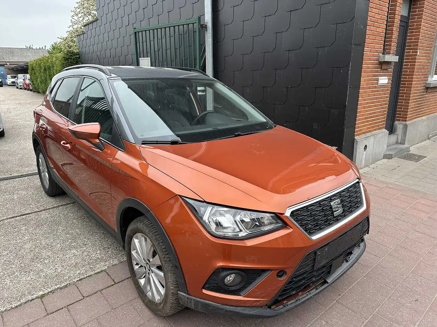 SEAT Arona 1.0 TSI MET 79DKM HANDELAARS & EXPORT Оранжевий - 2