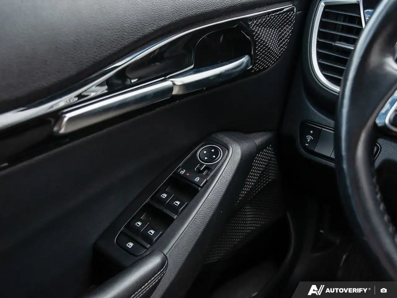 Kia Seltos снимка Kia Seltos